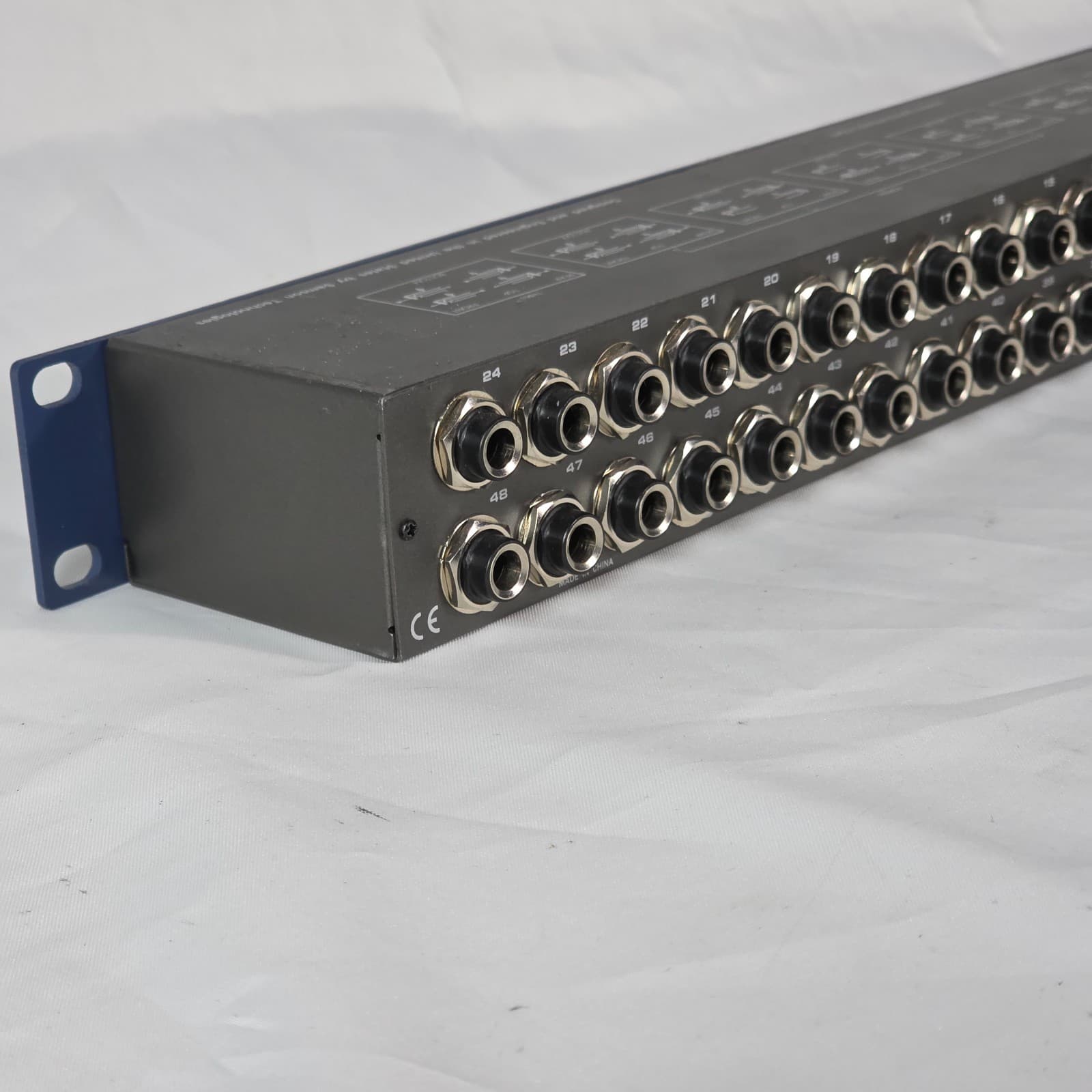 Samson S-Patch Plus 48-Point Balanced Audio Patch Bay with 1/4 Inch Phone Jacks - Thumbnail 10