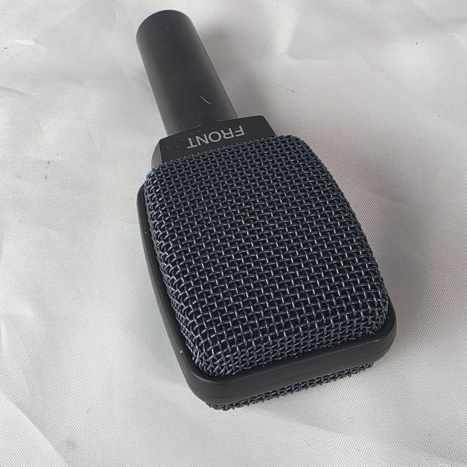 Sennheiser e906 Professional Dynamic Instrument Microphone for Guitar Amp Black - Thumbnail 5