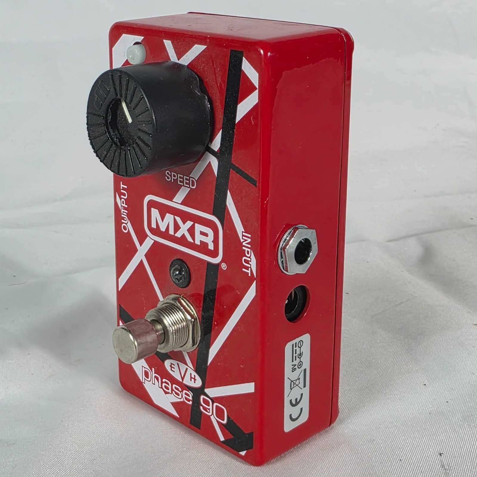 MXR EVH 90 Phase 90 Eddie Van Halen Signature Phaser Guitar Effects Pedal - Red - Thumbnail 3