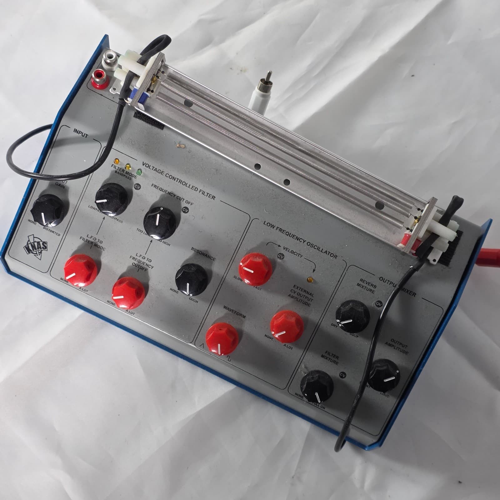 KNAS Ekdahl Moisturizer Analog Spring Reverb / Filter / LFO Effects Pedal Silver - Thumbnail 3