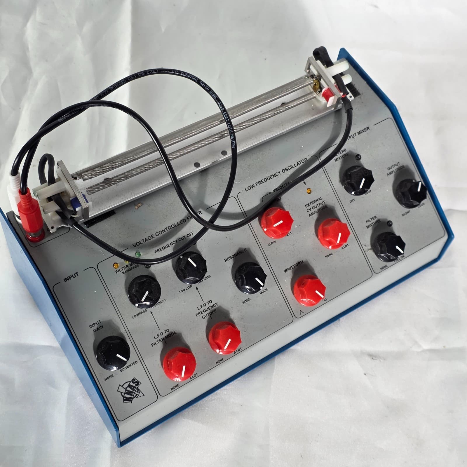 KNAS Ekdahl Moisturizer Analog Spring Reverb / Filter / LFO Effects Pedal Silver - Image 1