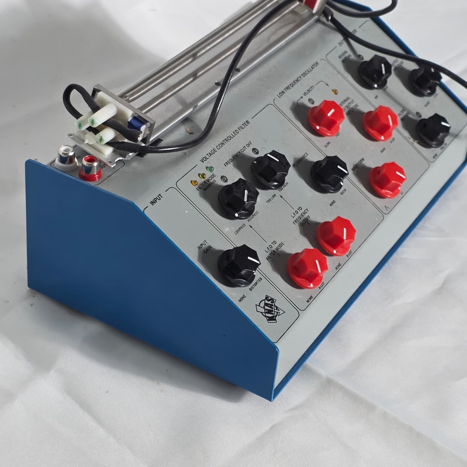 KNAS Ekdahl Moisturizer Analog Spring Reverb / Filter / LFO Effects Pedal Silver - Thumbnail 8