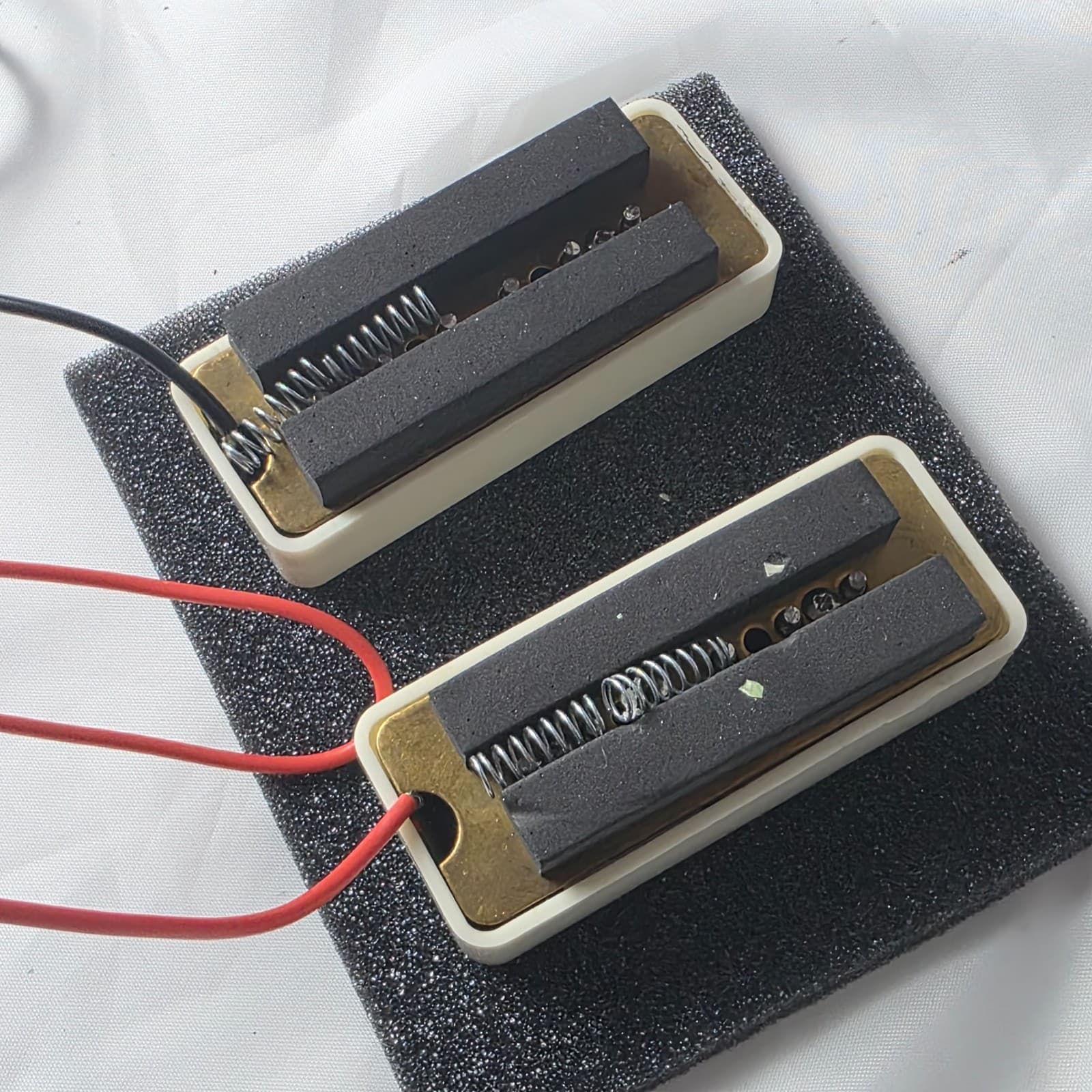 Lollar Standard P-90 Dogear Pickup Set Calibrated Neck & Bridge Cream - USA Made - Thumbnail 8