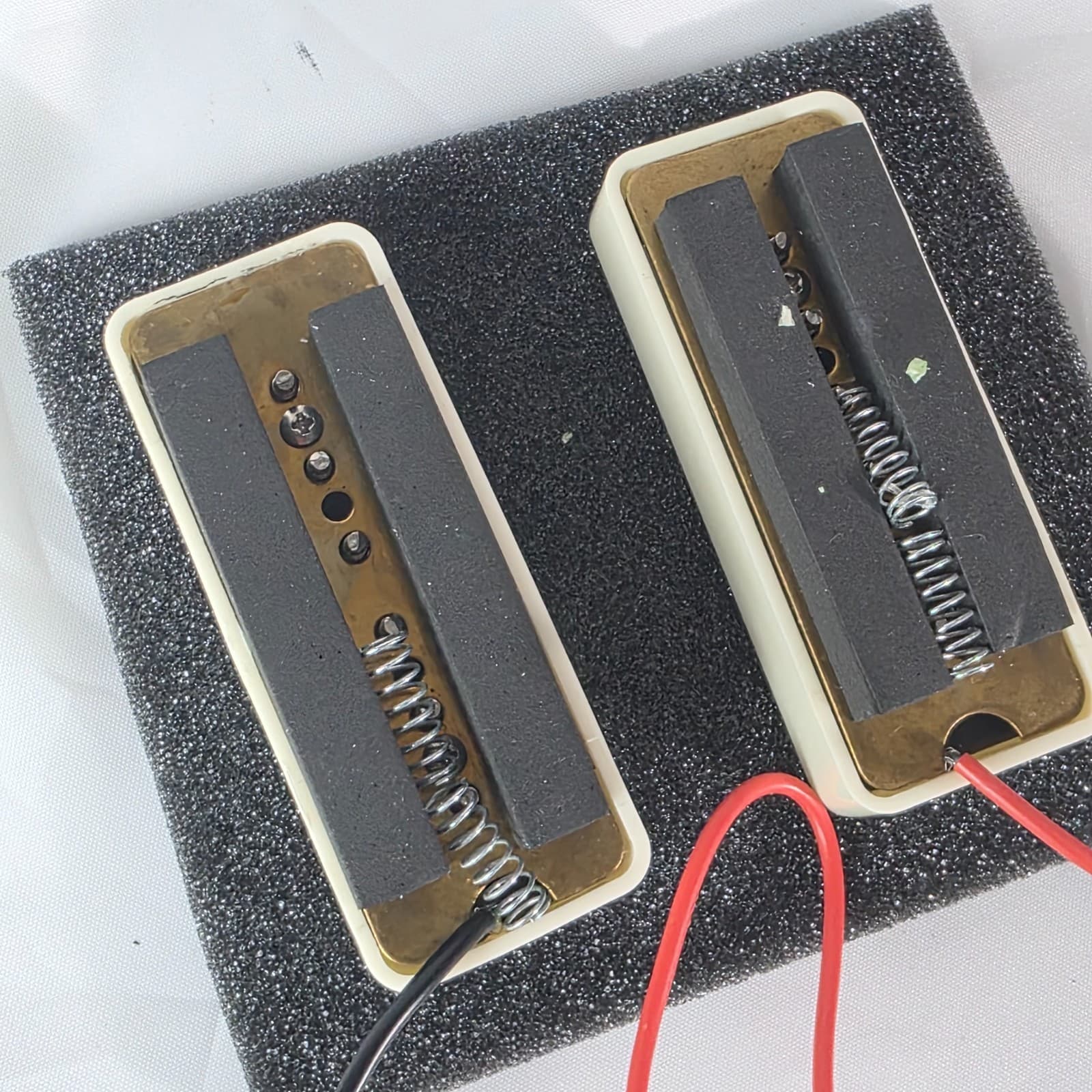 Lollar Standard P-90 Dogear Pickup Set Calibrated Neck & Bridge Cream - USA Made - Thumbnail 7