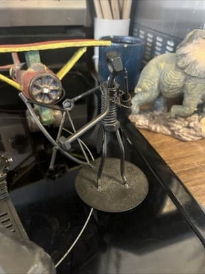 BLACK NUTS/WIRE/SPRING NATIVE WITH BOW & ARROWS METAL SCRAP SCULPTURE FIGURINE - Thumbnail 2