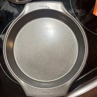 Wilton Nonstick 9” X 1.5” Circle Bake Dish Silver - Image 1