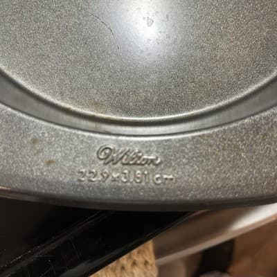 Wilton Nonstick 9” X 1.5” Circle Bake Dish Silver - Thumbnail 3