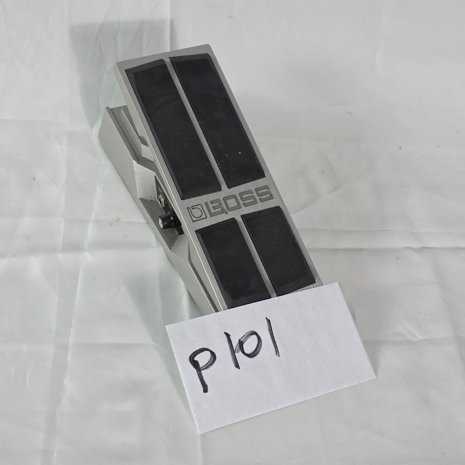 Boss FV-500L Low Impedance Foot Volume & Expression Guitar Effect Pedal - Silver - Thumbnail 10