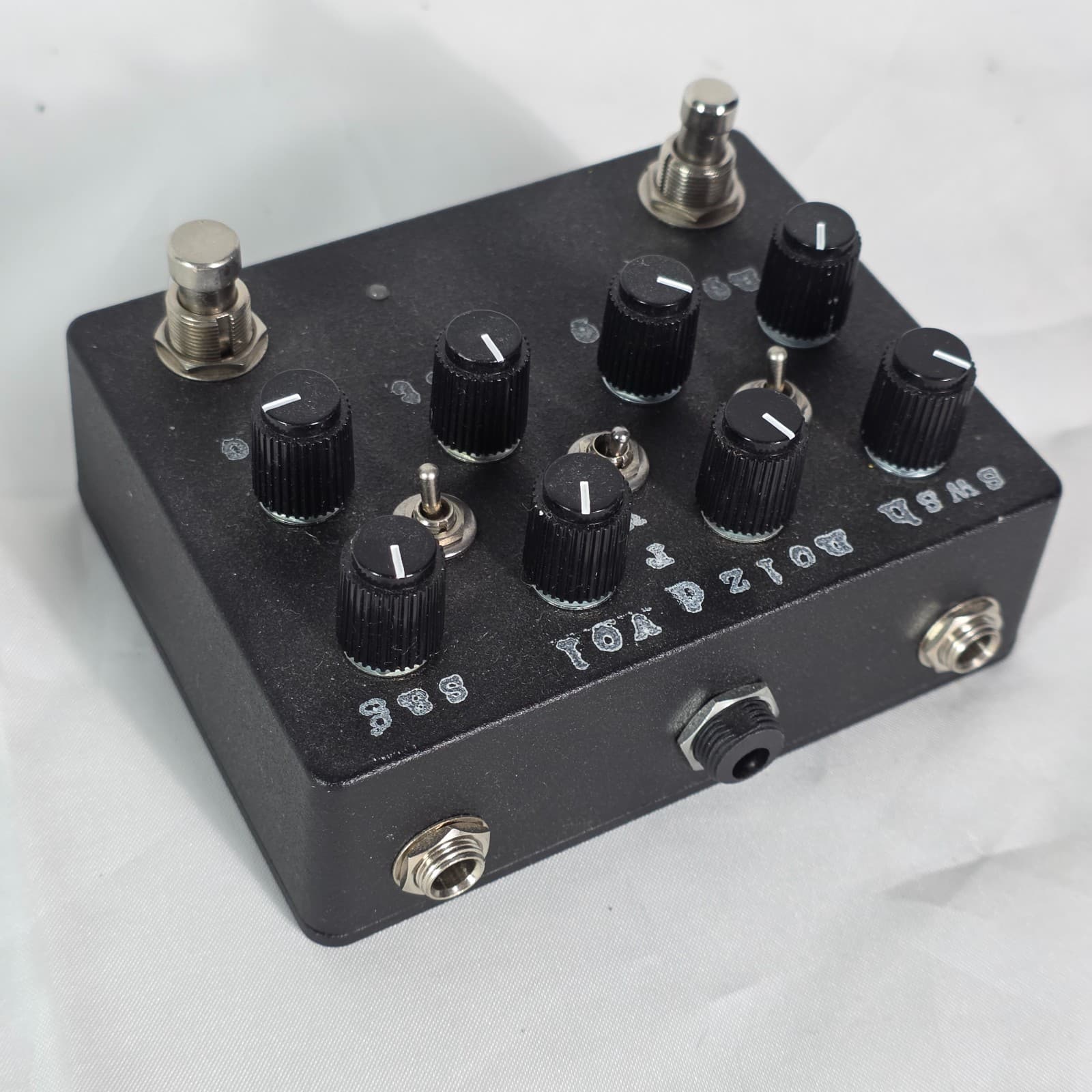 Custom Boutique Analog Dual Filter Preamp Pedal - Hand Stamped Black Enclosure - Thumbnail 3