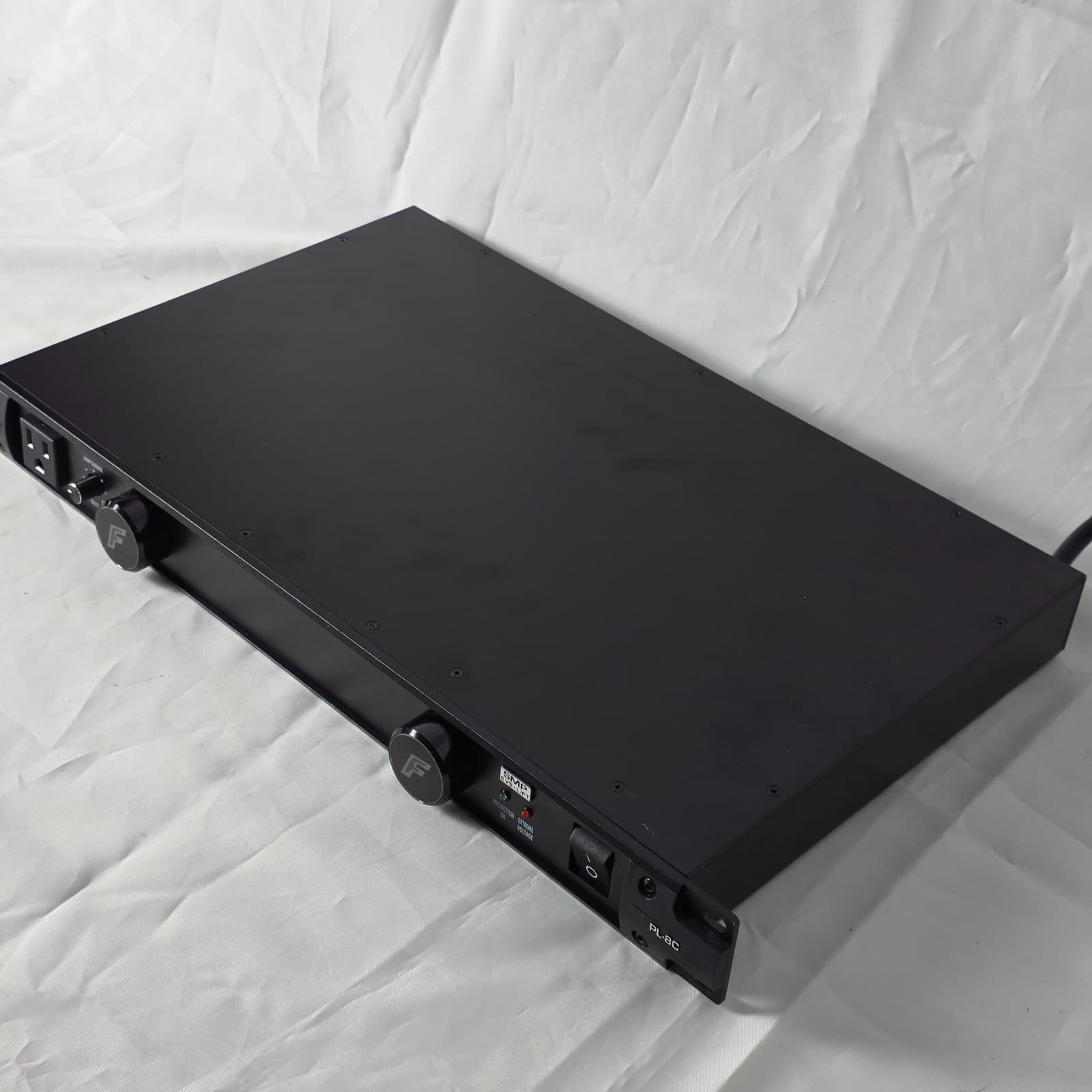 Furman PL-8C Classic Series Power Conditioner with SMP 15A 120V Pull-Out Lights - Thumbnail 7