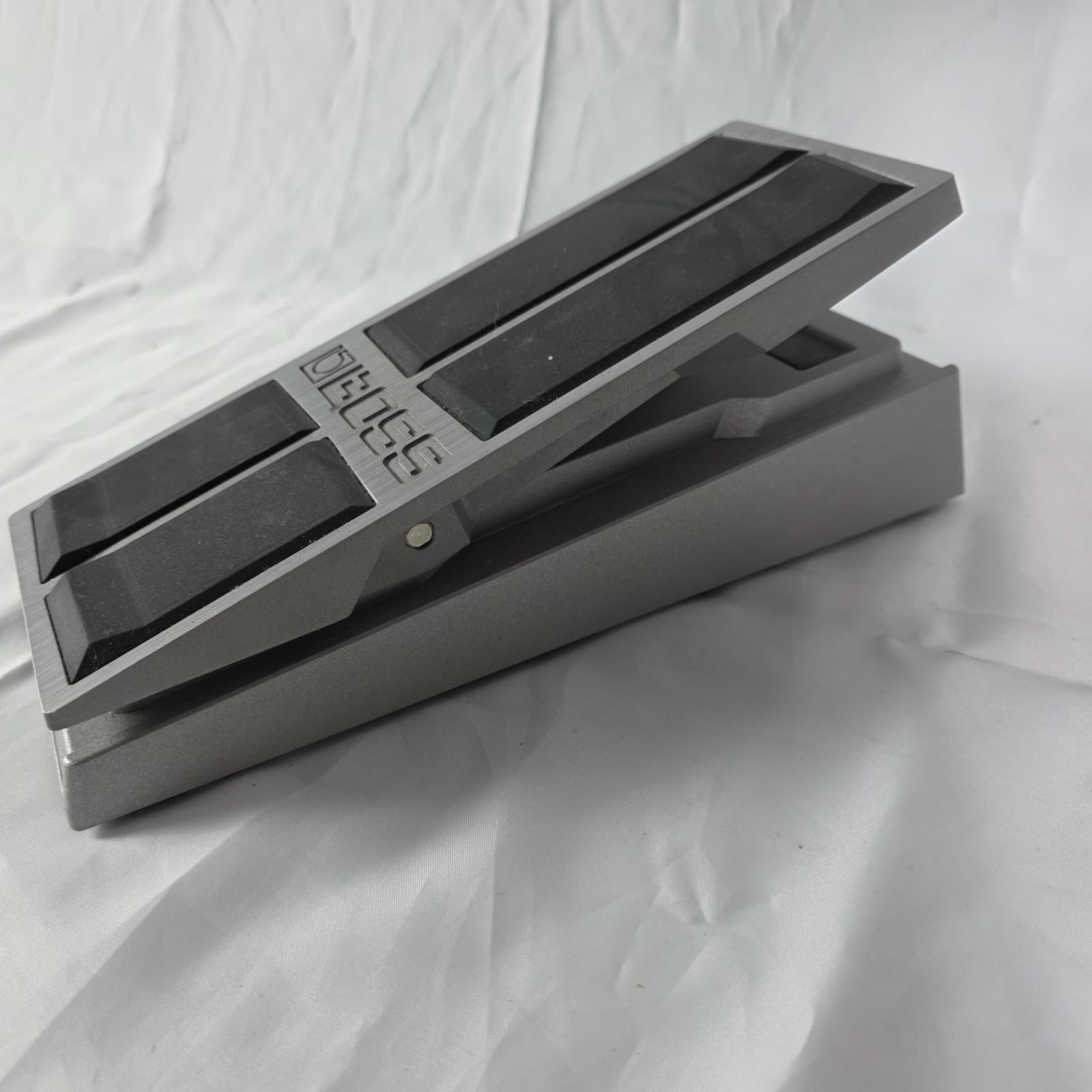 Boss FV-500L Low Impedance Foot Volume & Expression Guitar Effect Pedal - Silver - Thumbnail 4