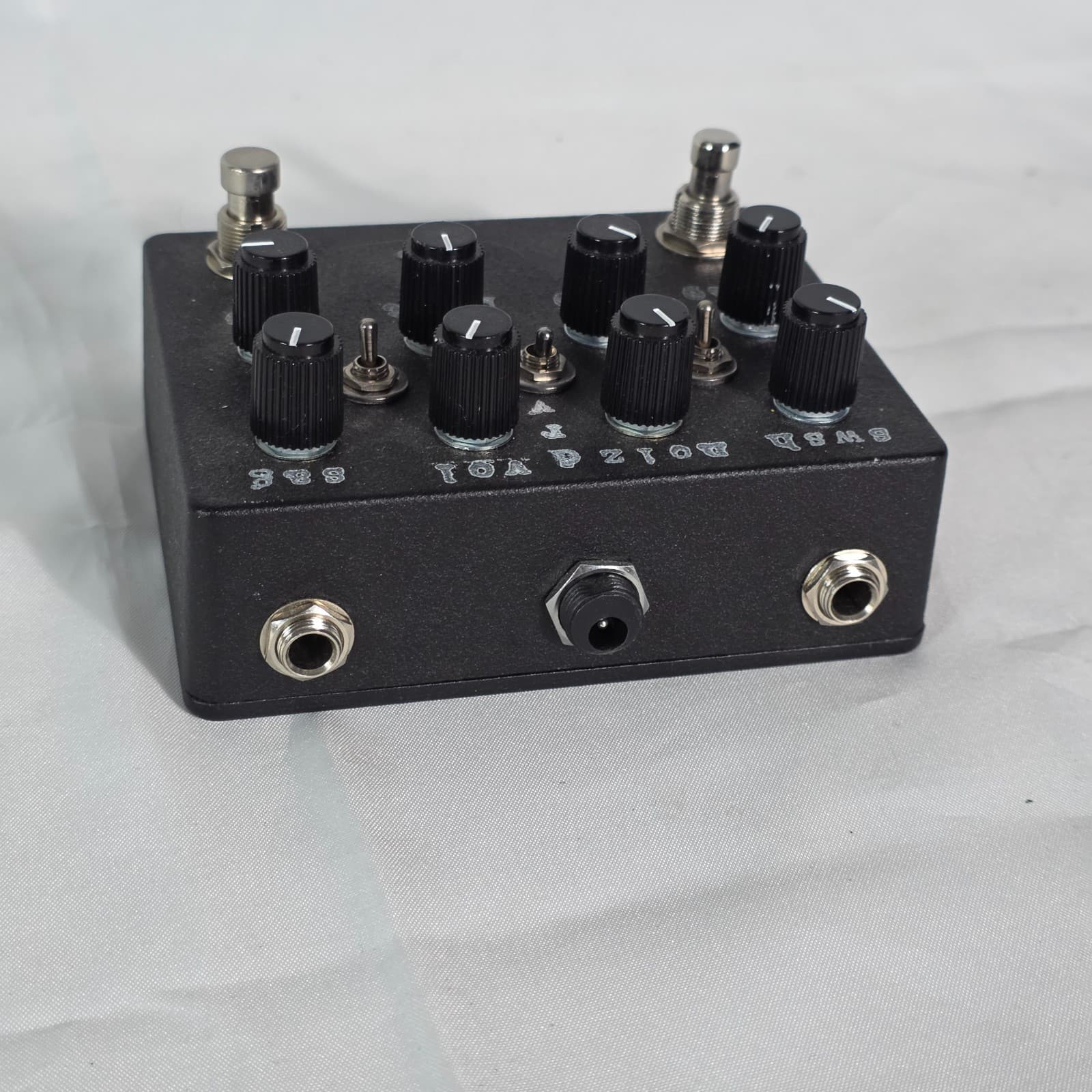 Custom Boutique Analog Dual Filter Preamp Pedal - Hand Stamped Black Enclosure - Thumbnail 6