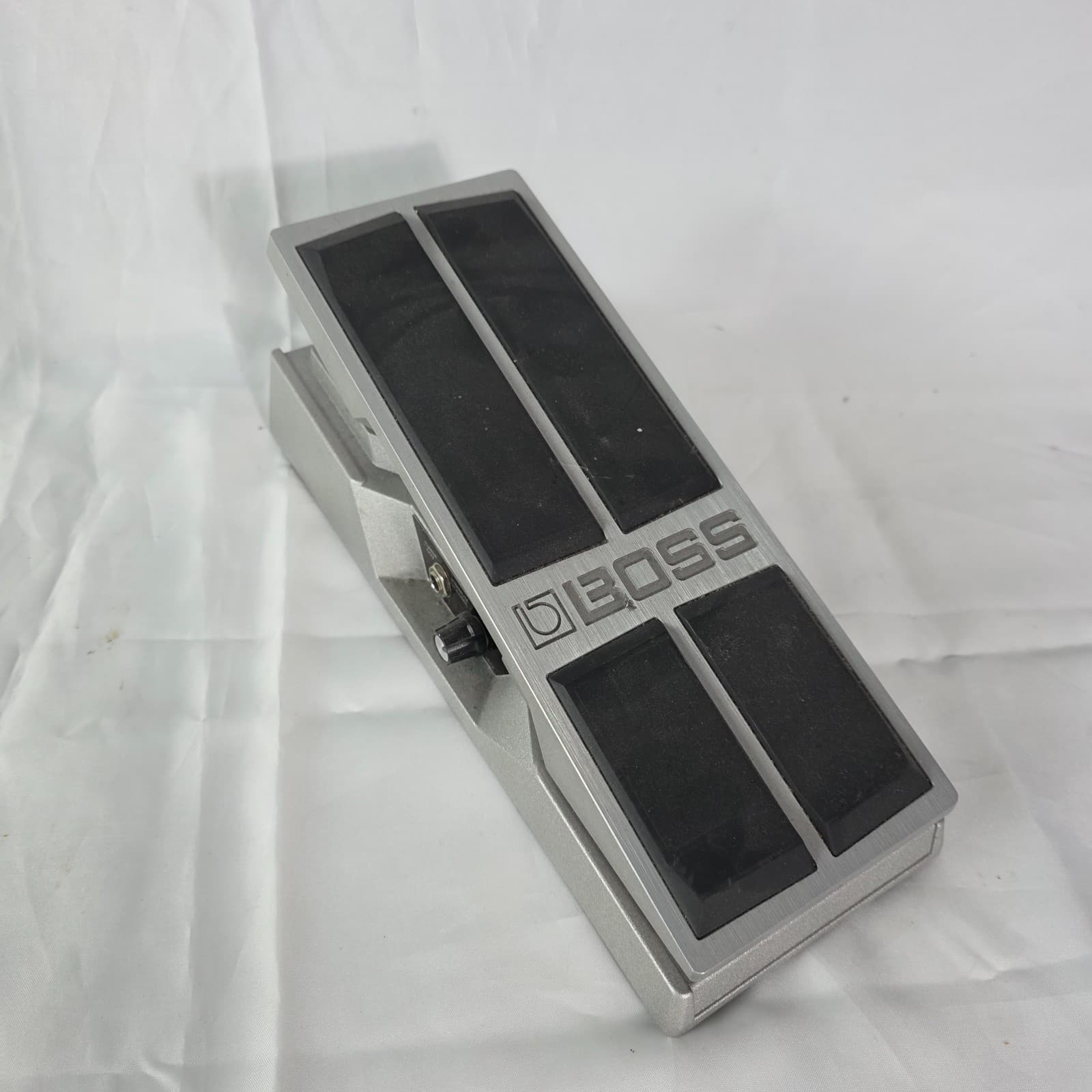 Boss FV-500L Low Impedance Foot Volume & Expression Guitar Effect Pedal - Silver - Image 1