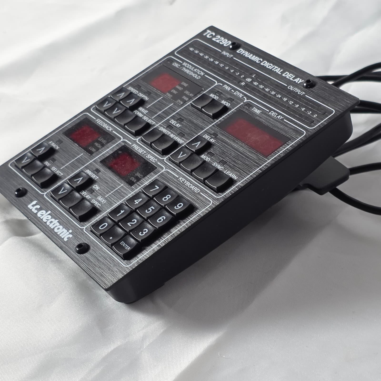 TC Electronic TC2290-DT Dynamic Digital Delay Desktop Controller with USB Black - Thumbnail 6