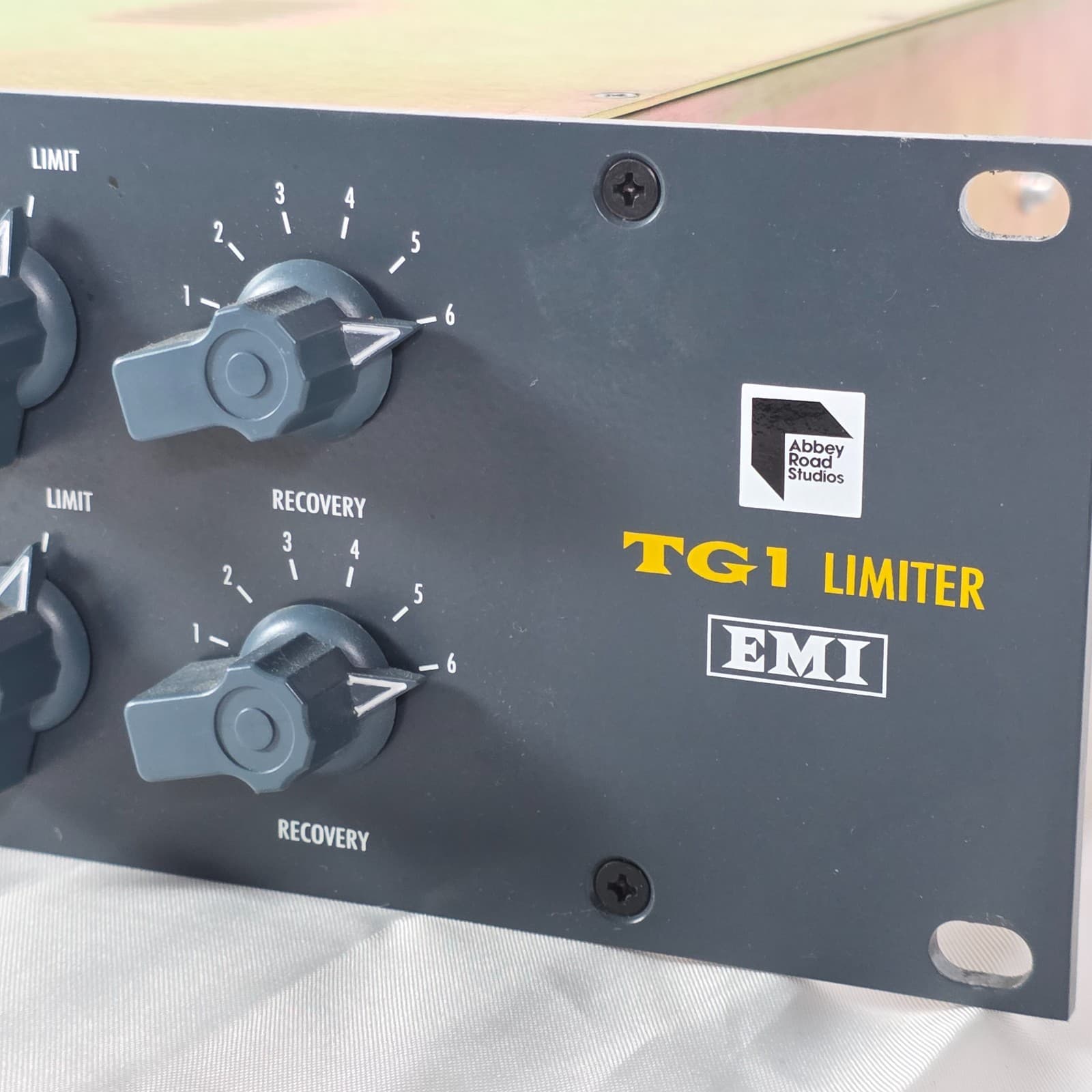 Chandler Limited TG1 Abbey Road Edition Stereo Limiter Compressor - EMI TG12413 - Thumbnail 3