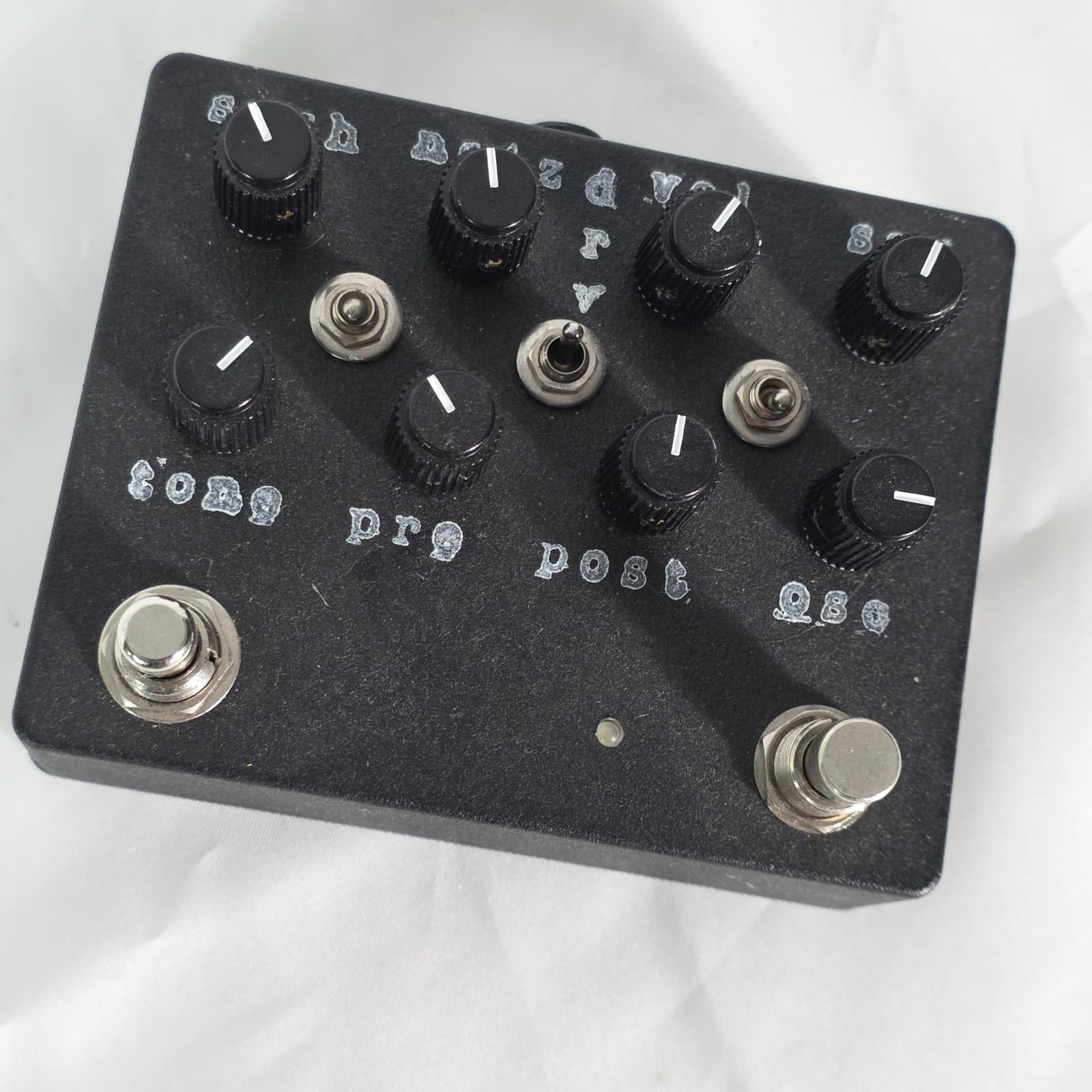 Custom Boutique Analog Dual Filter Preamp Pedal - Hand Stamped Black Enclosure - Thumbnail 2
