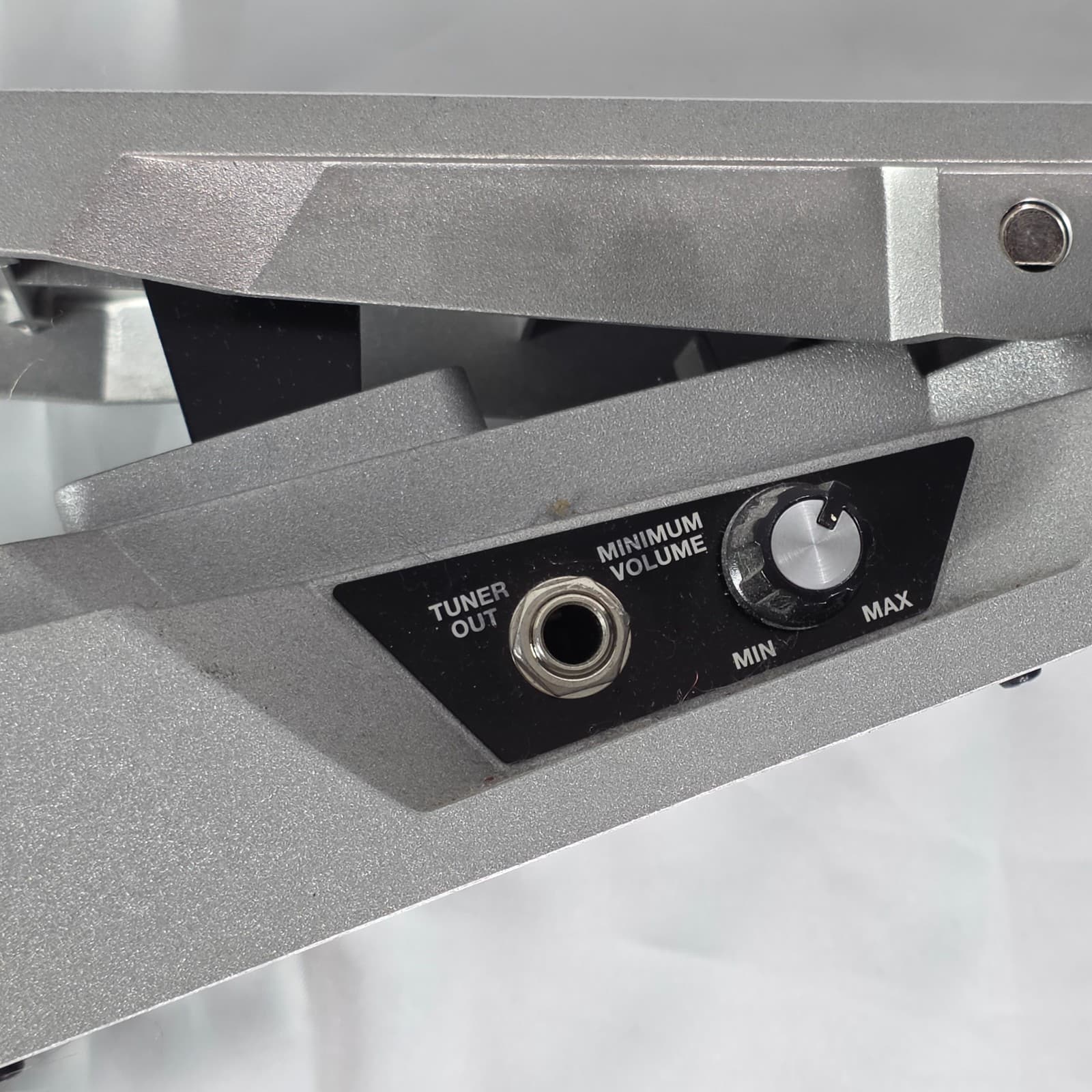 Boss FV-500L Low Impedance Foot Volume & Expression Guitar Effect Pedal - Silver - Thumbnail 8