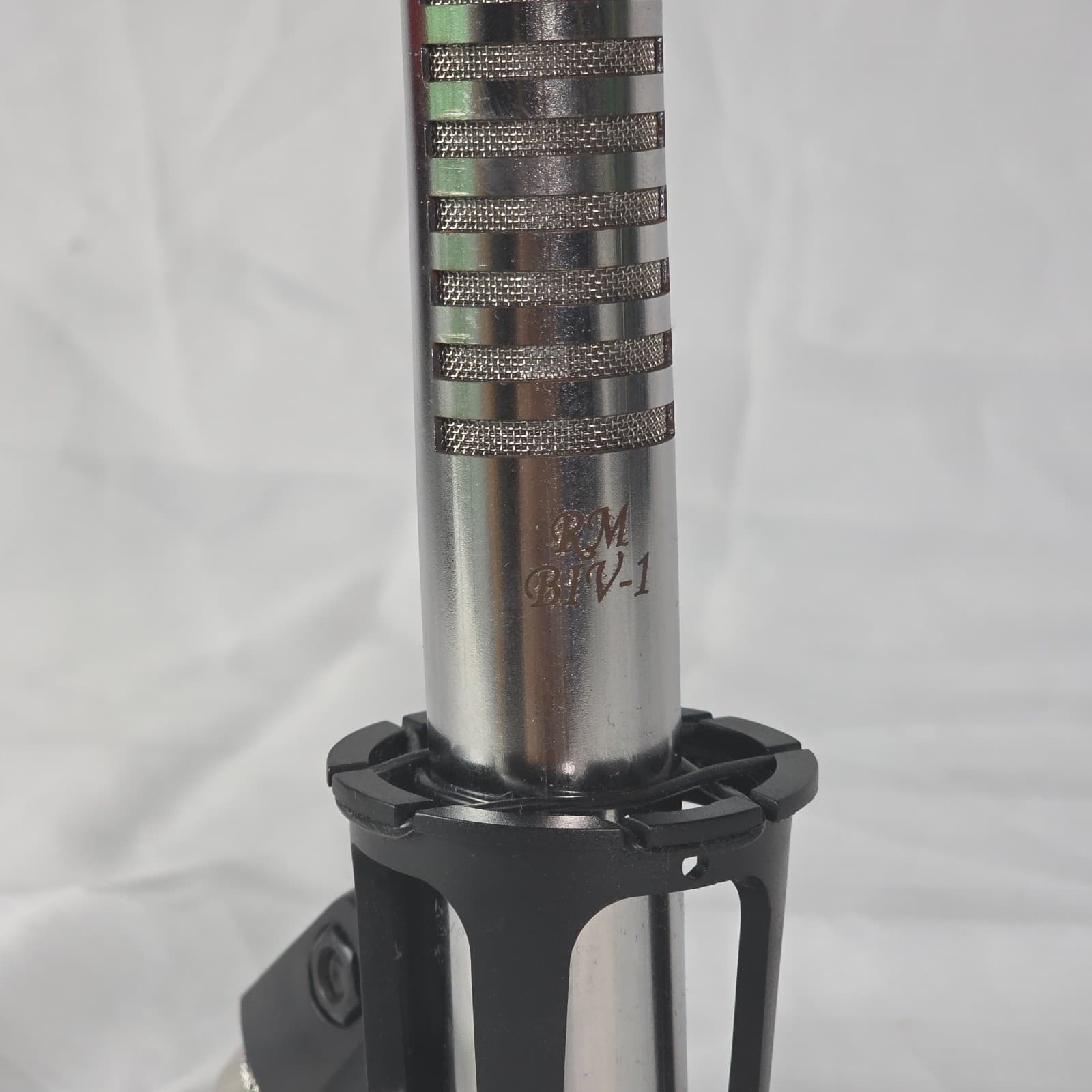 Bash Audio RM BIV-1 Silver Pure Aluminum Figure-8 Passive Ribbon Microphone - Thumbnail 3