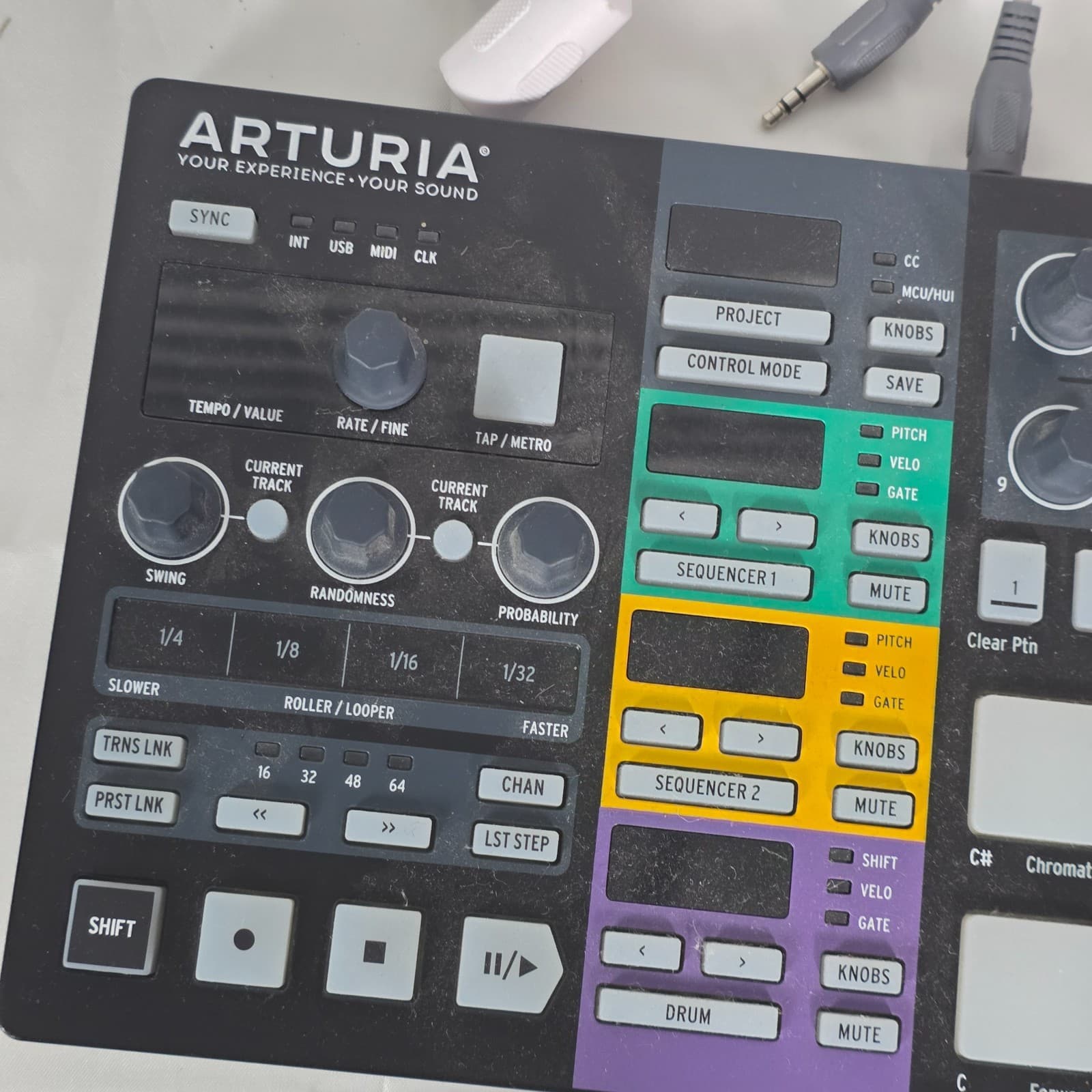 Arturia BeatStep Pro Ultimate Pad Audio Controller & Sequencer MIDI Controller - Thumbnail 5
