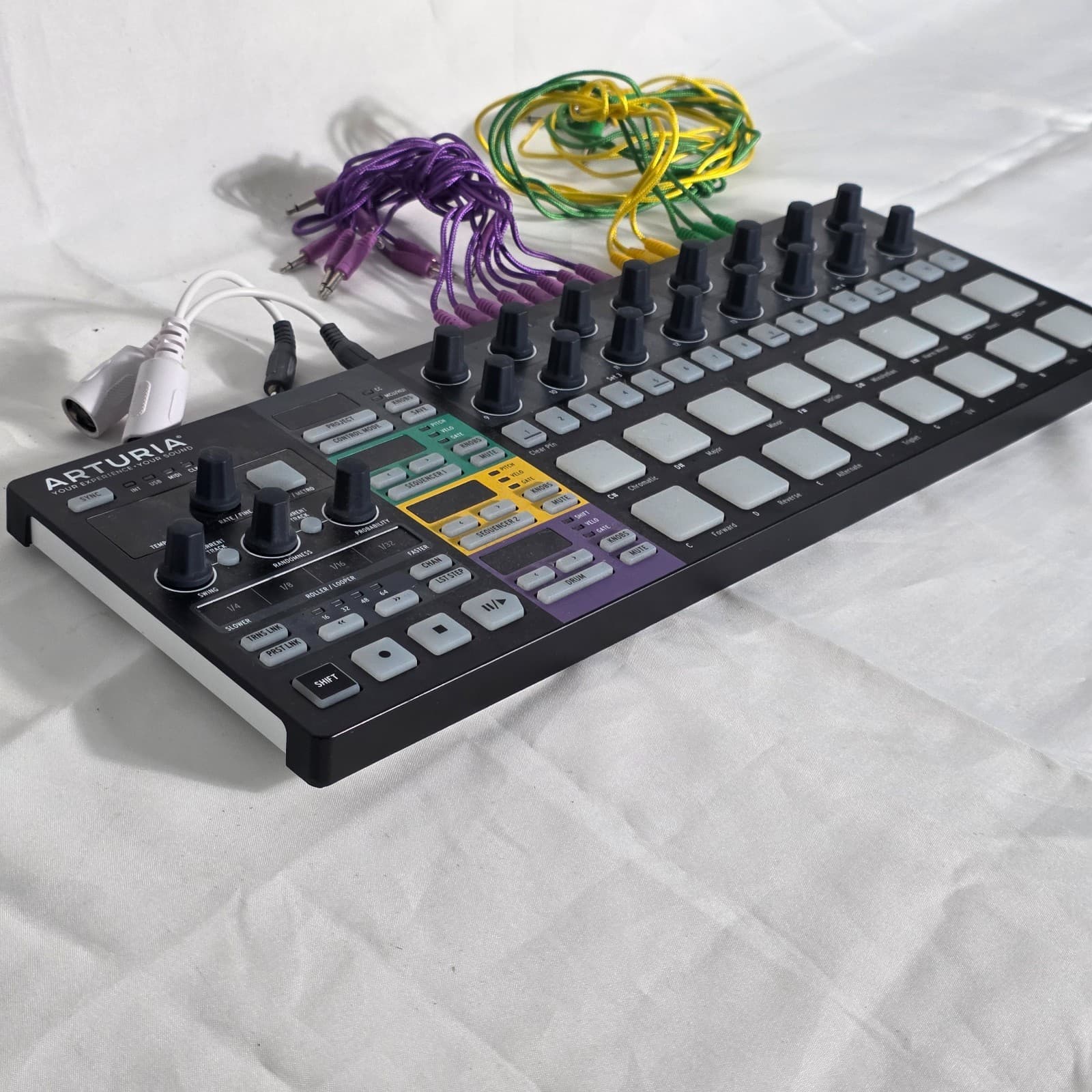 Arturia BeatStep Pro Ultimate Pad Audio Controller & Sequencer MIDI Controller - Thumbnail 6
