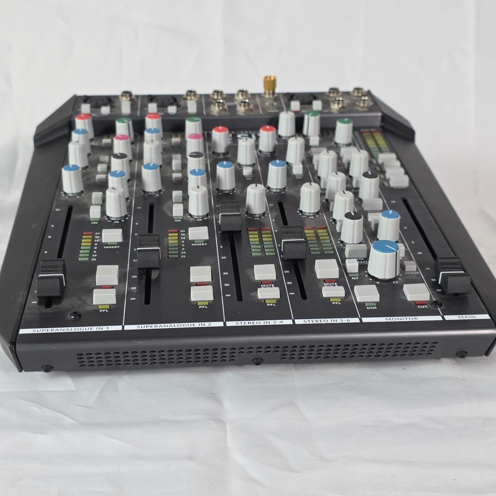 Solid State Logic SSL SiX Channel Desktop Super Analog Mixer Console - SX103410 - Thumbnail 6