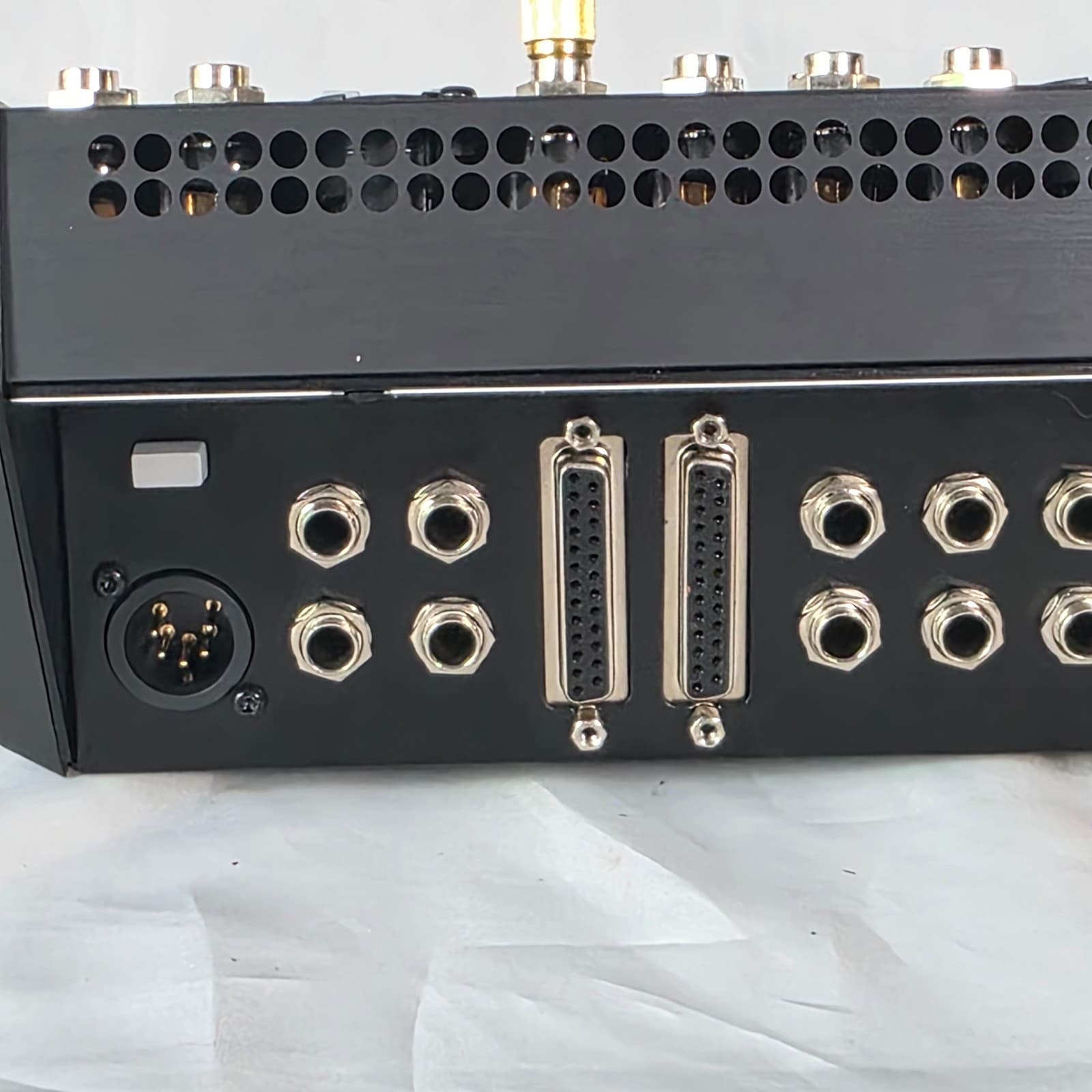 Solid State Logic SSL SiX Channel Desktop Super Analog Mixer Console - SX103410 - Thumbnail 8