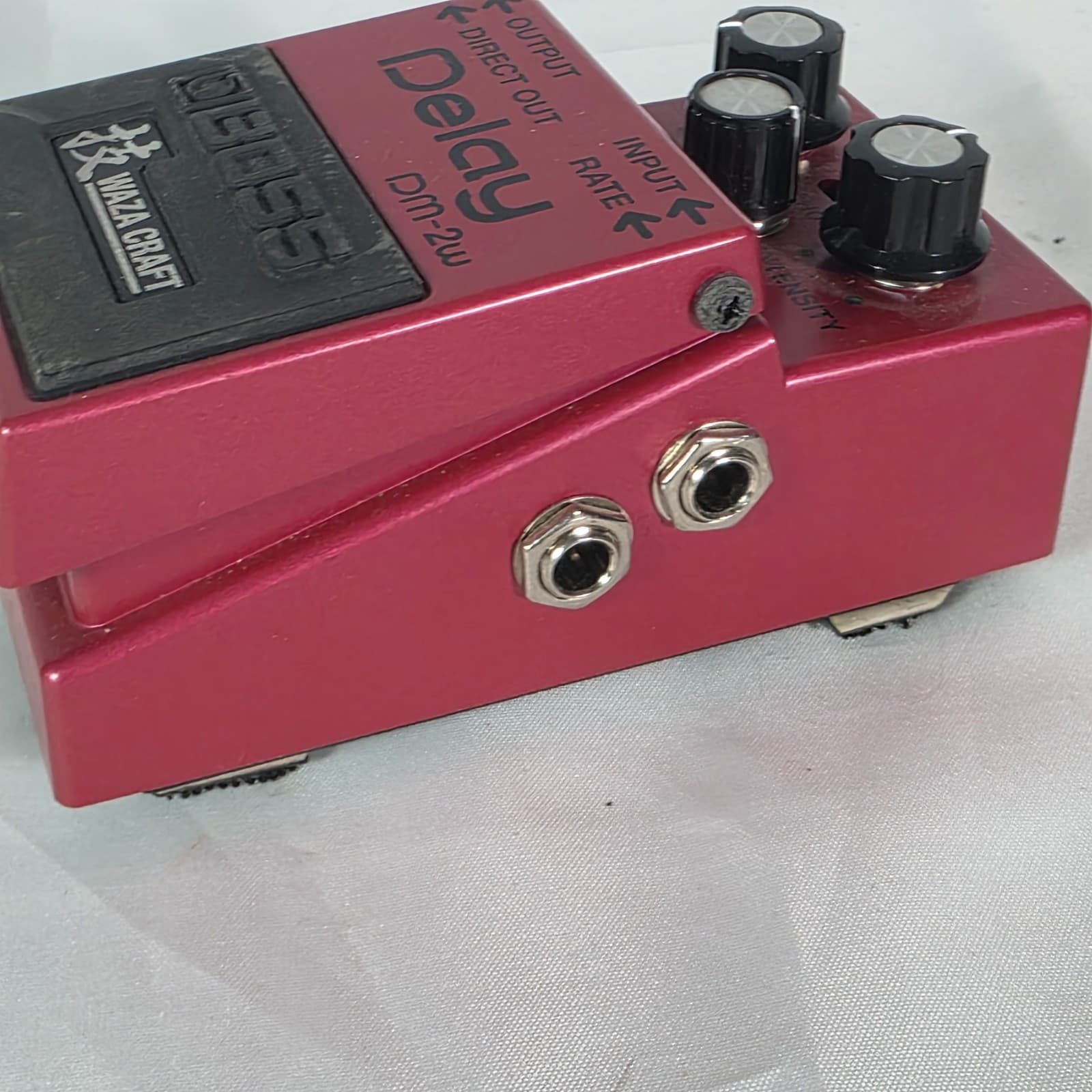 Boss DM-2W Waza Craft Delay Corded Electric Analog Delay Guitar Effects Pedal - Thumbnail 5