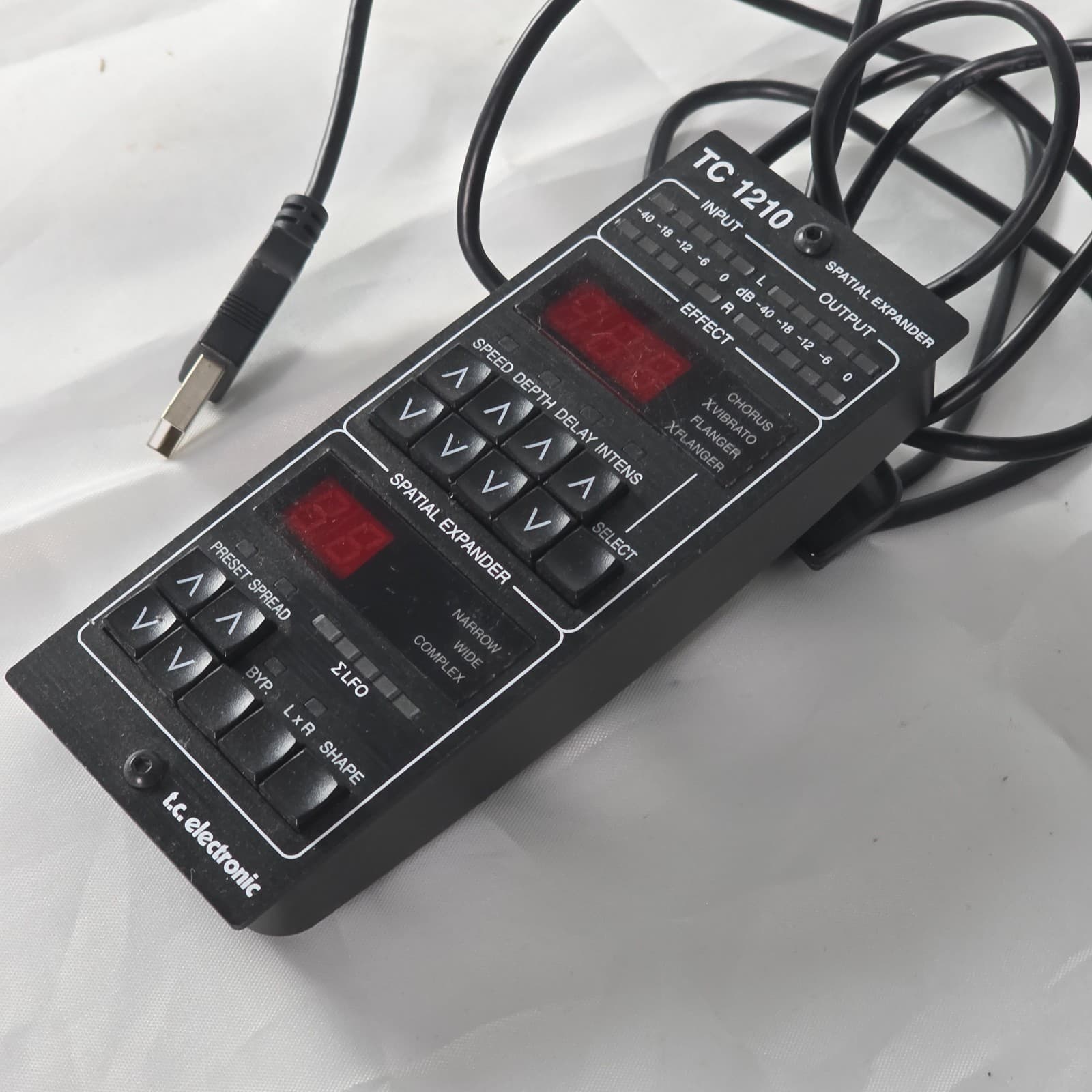 TC Electronic TC1210-DT Spatial Expander & Stereo Chorus/Flanger USB Controller - Thumbnail 4