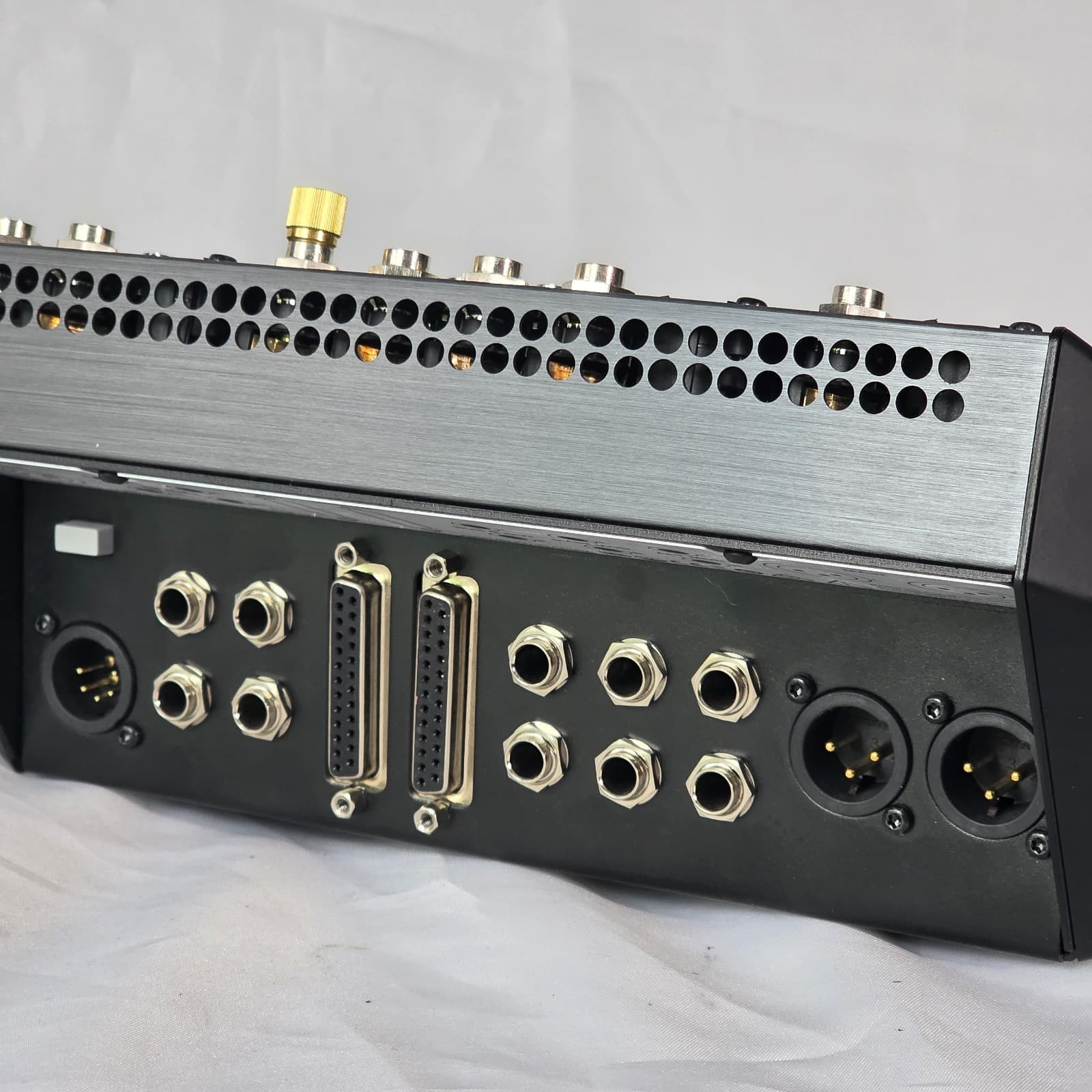 Solid State Logic SSL SiX Channel Desktop Super Analog Mixer Console - SX103410 - Thumbnail 9