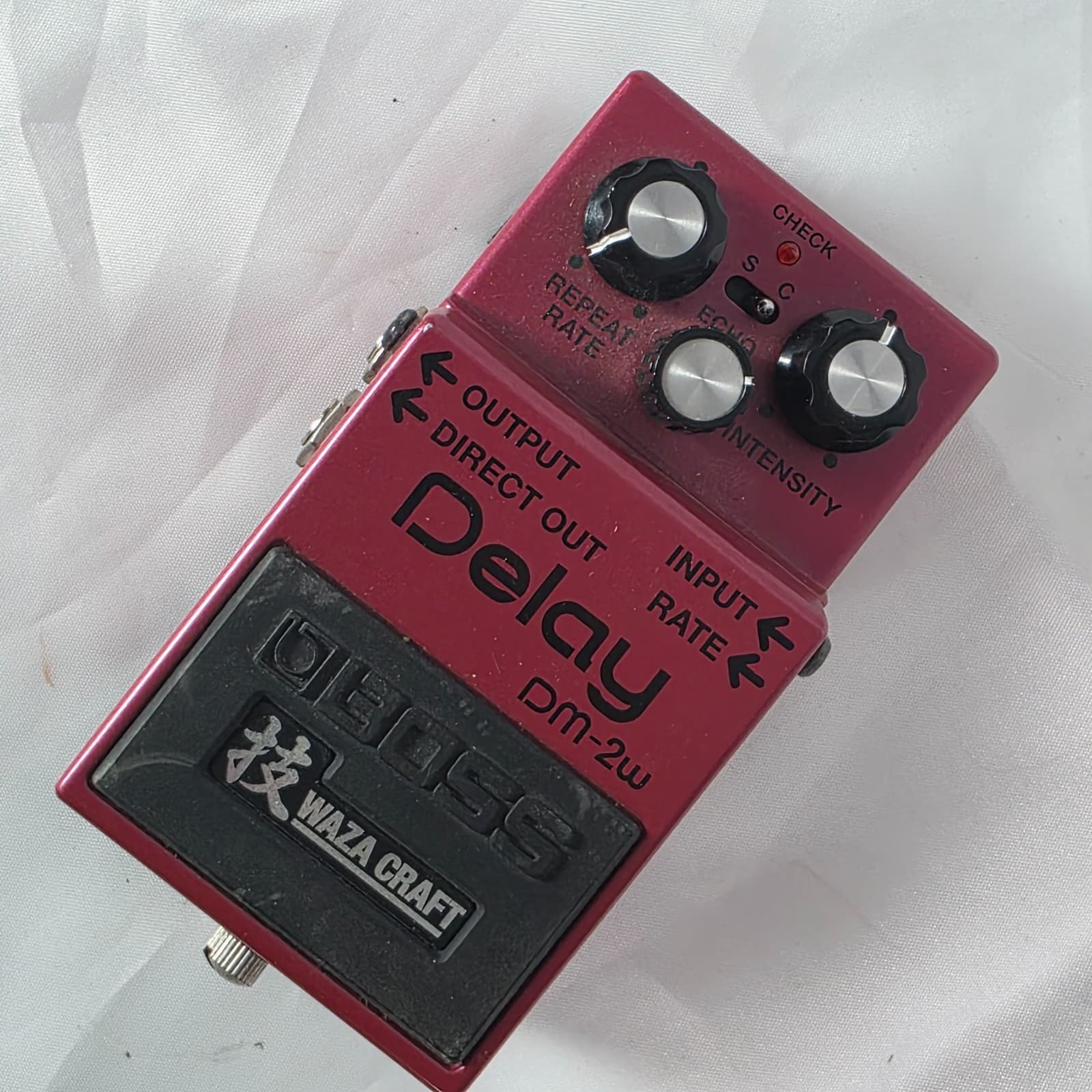 Boss DM-2W Waza Craft Delay Corded Electric Analog Delay Guitar Effects Pedal - Thumbnail 4