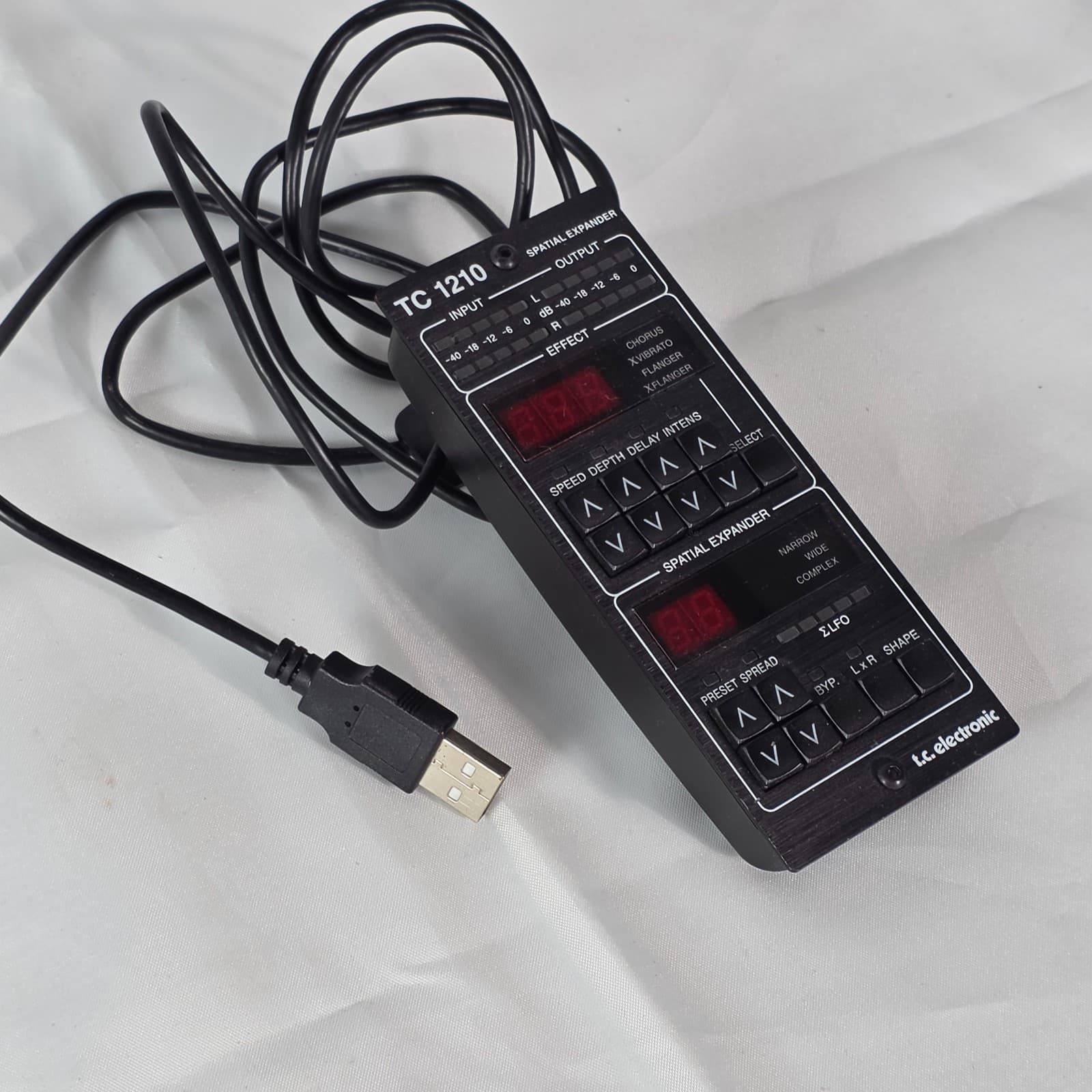 TC Electronic TC1210-DT Spatial Expander & Stereo Chorus/Flanger USB Controller - Thumbnail 2