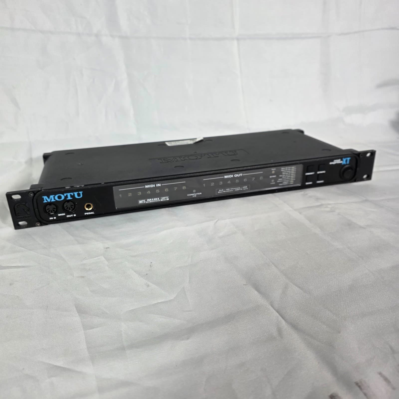 MOTU MIDI Express XT USB 8x8 Black MIDI Interface & Synchronizer - 128 Channels - Image 1