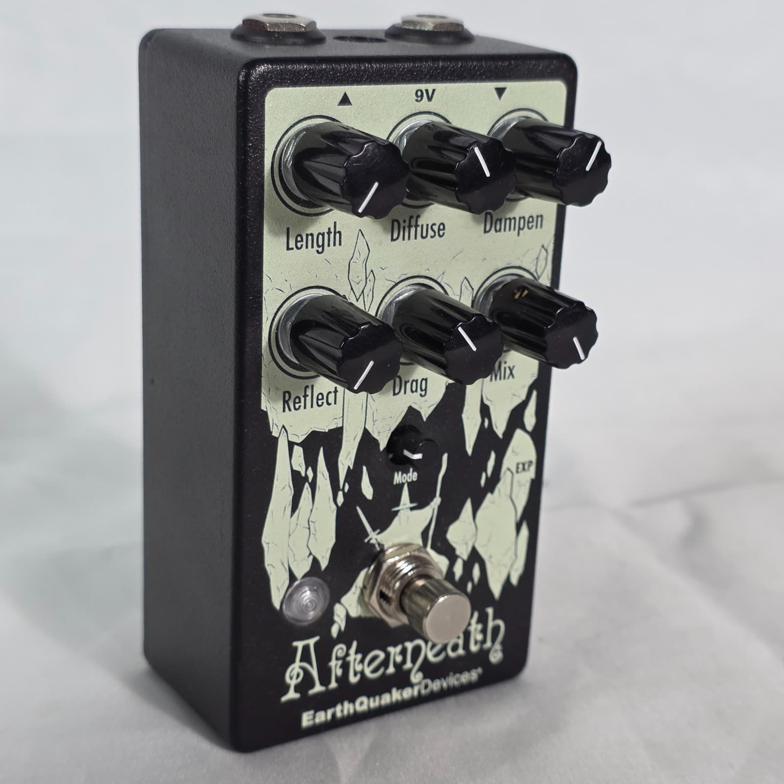 EarthQuaker Devices Afterneath V3 Reverberator Effects Pedal - Black/Green - Thumbnail 3