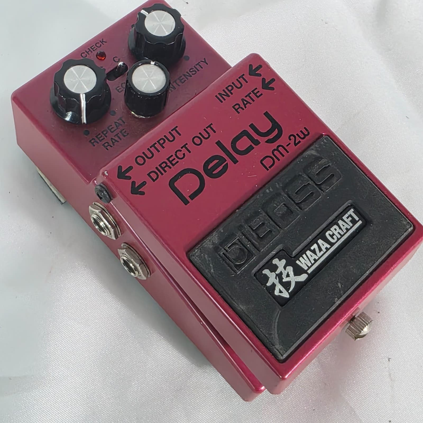 Boss DM-2W Waza Craft Delay Corded Electric Analog Delay Guitar Effects Pedal - Thumbnail 3