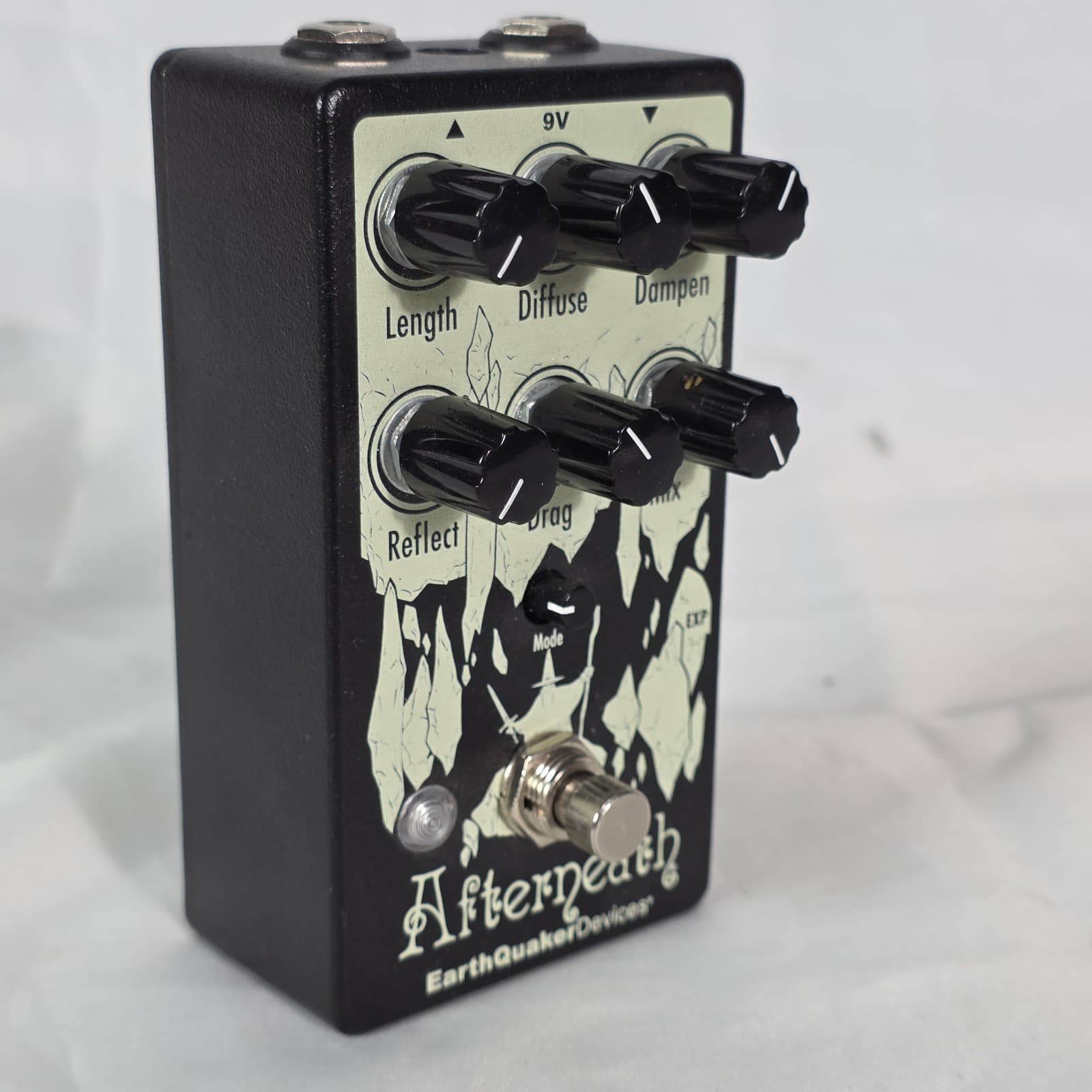 EarthQuaker Devices Afterneath V3 Reverberator Effects Pedal - Black/Green - Thumbnail 2