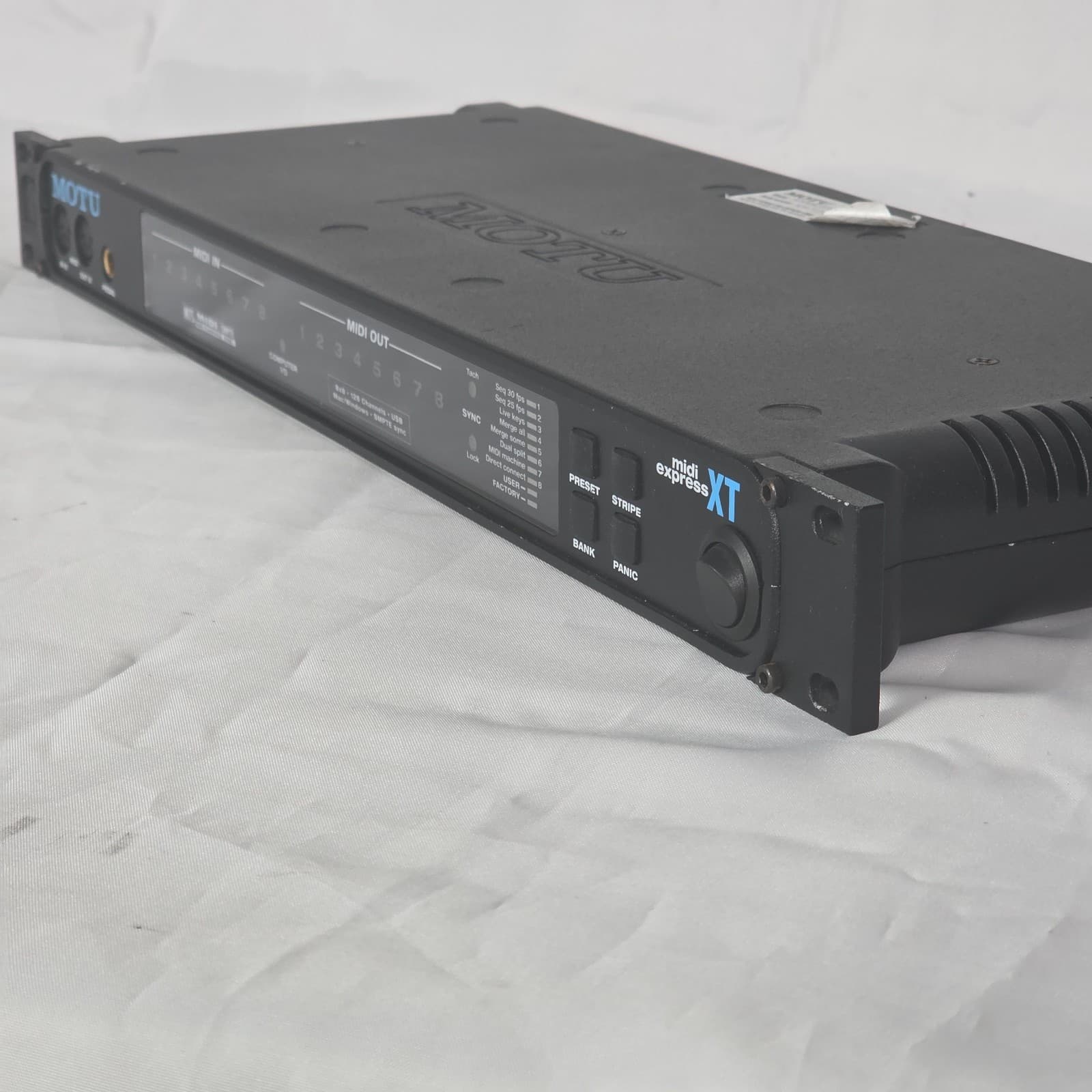 MOTU MIDI Express XT USB 8x8 Black MIDI Interface & Synchronizer - 128 Channels - Thumbnail 10