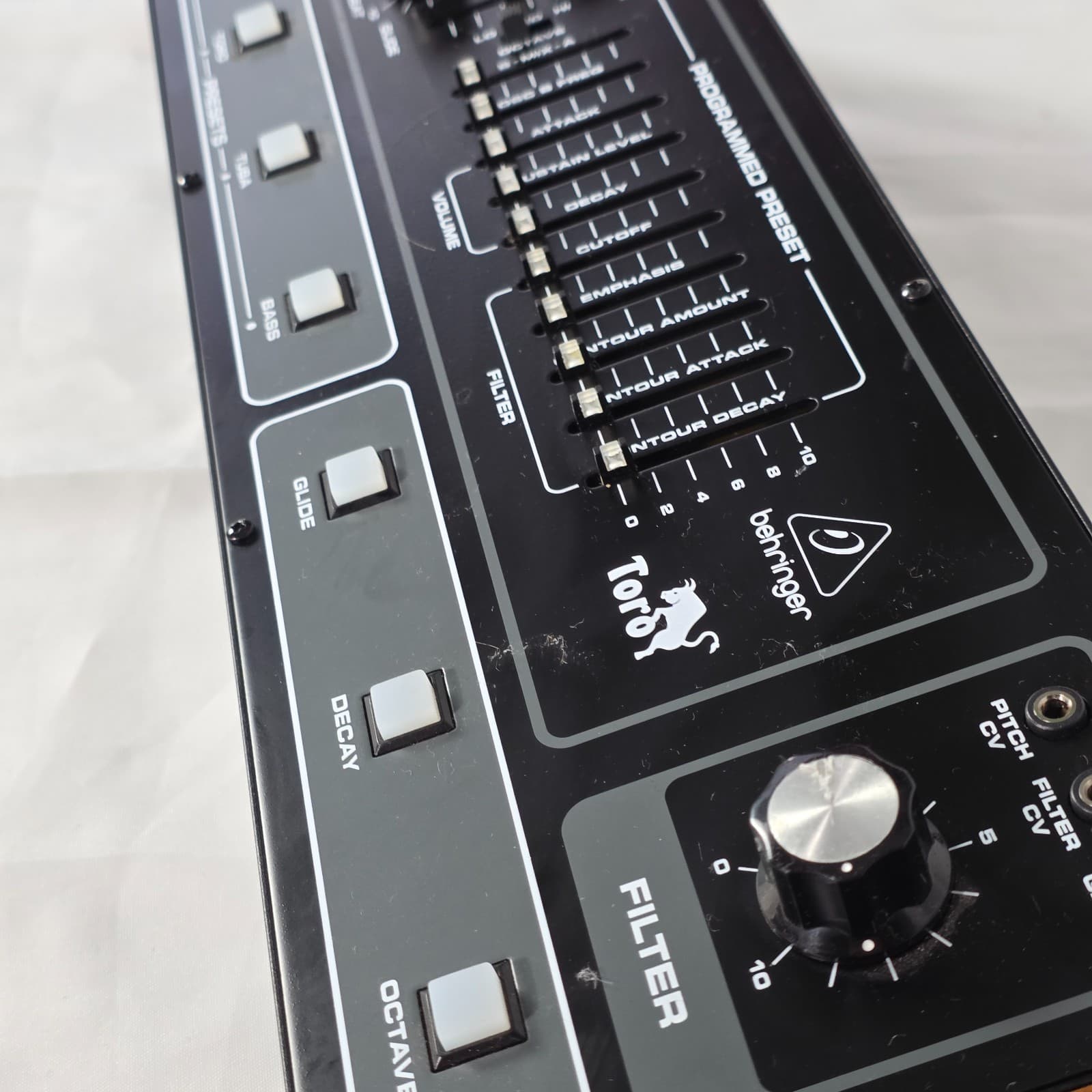 Behringer Toro Classic Analog Bass Synthesizer Module/Taurus Revived - Black - Thumbnail 3