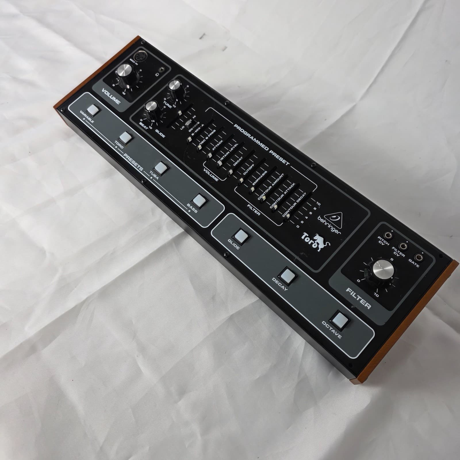Behringer Toro Classic Analog Bass Synthesizer Module/Taurus Revived - Black - Thumbnail 2