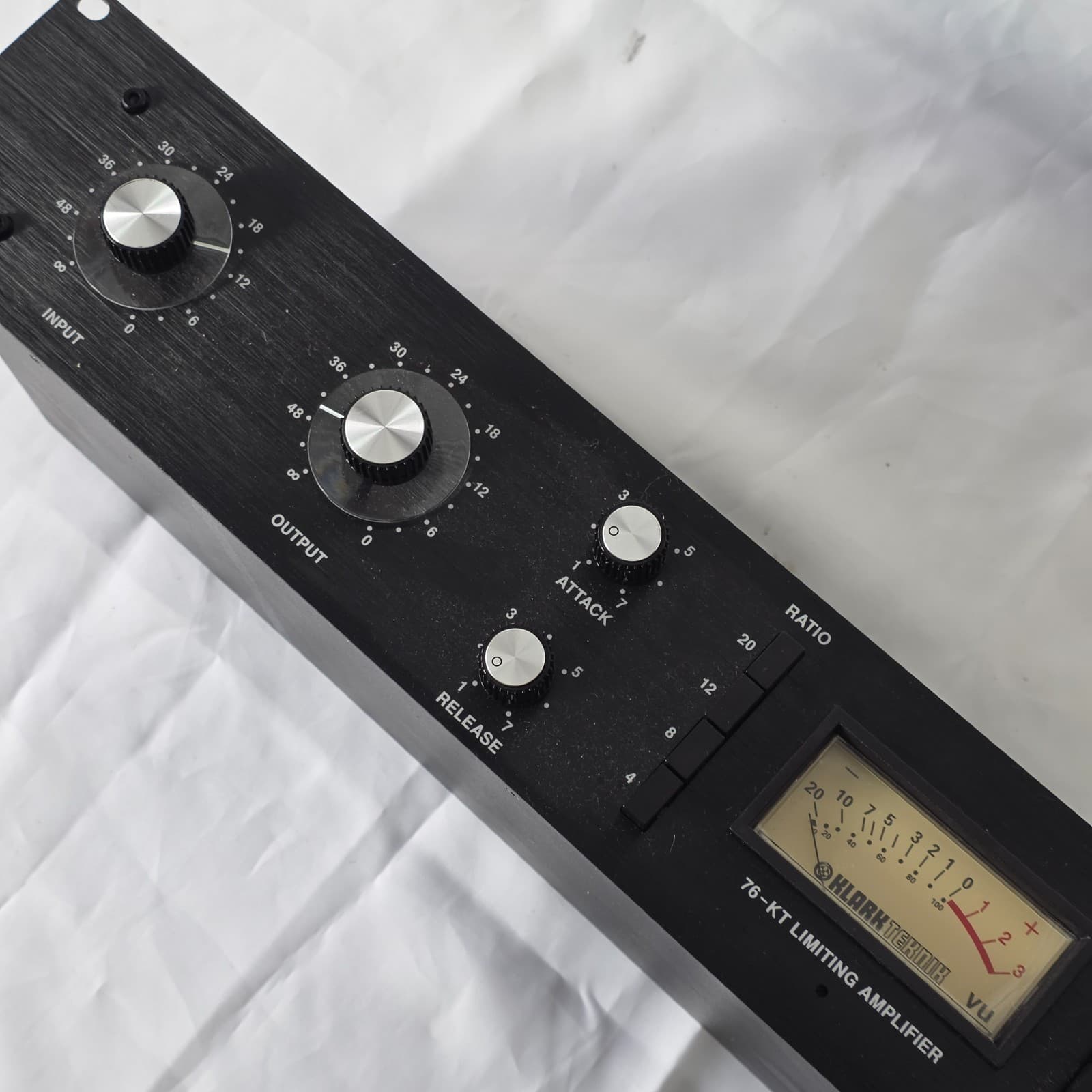 Klark Teknik 76-KT Classic FET-Style Compressor Limiting Amplifier - Rack Mount - Thumbnail 9