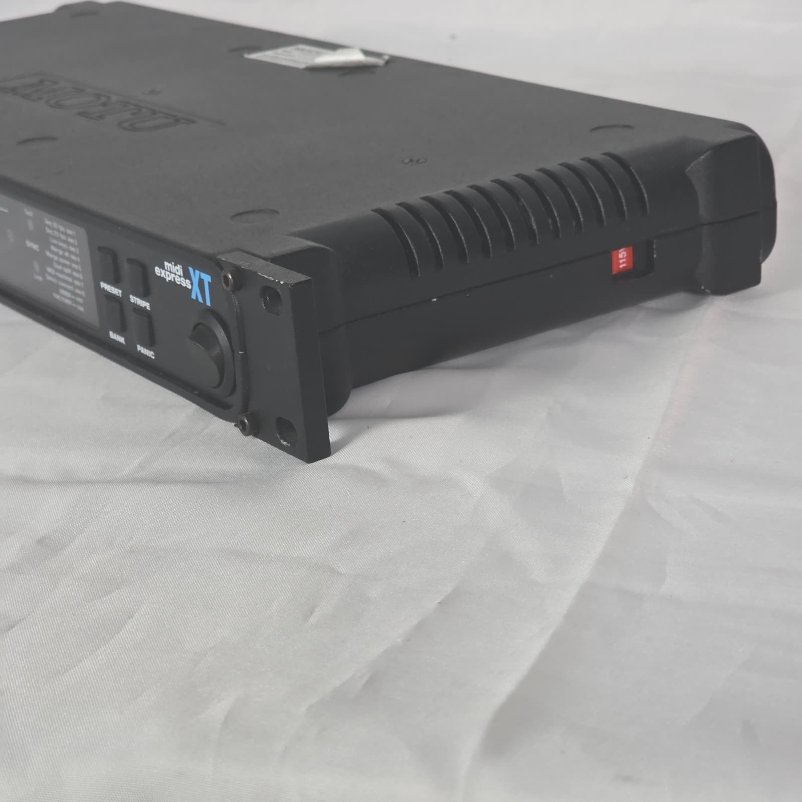 MOTU MIDI Express XT USB 8x8 Black MIDI Interface & Synchronizer - 128 Channels - Thumbnail 9