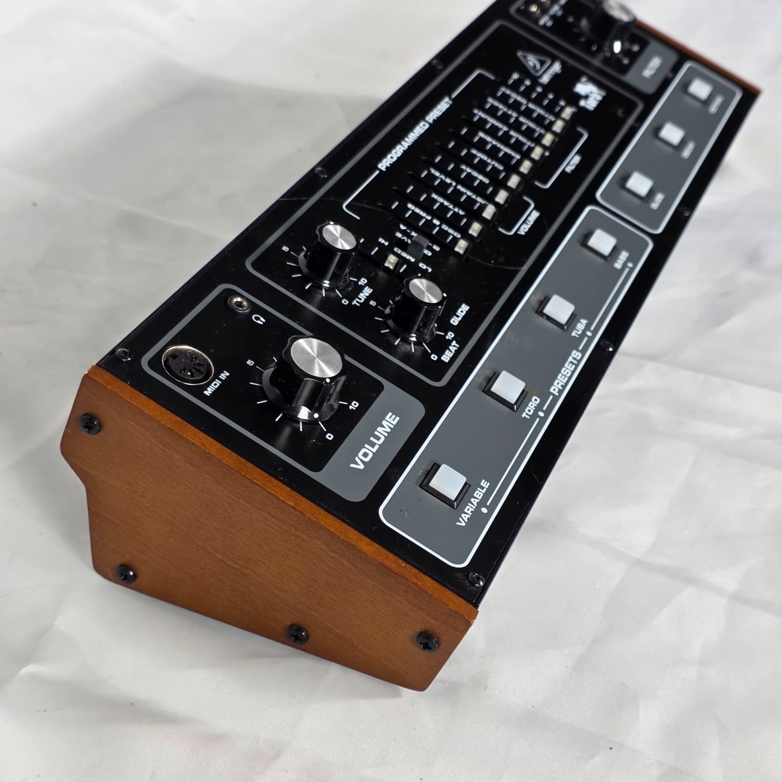 Behringer Toro Classic Analog Bass Synthesizer Module/Taurus Revived - Black - Thumbnail 5