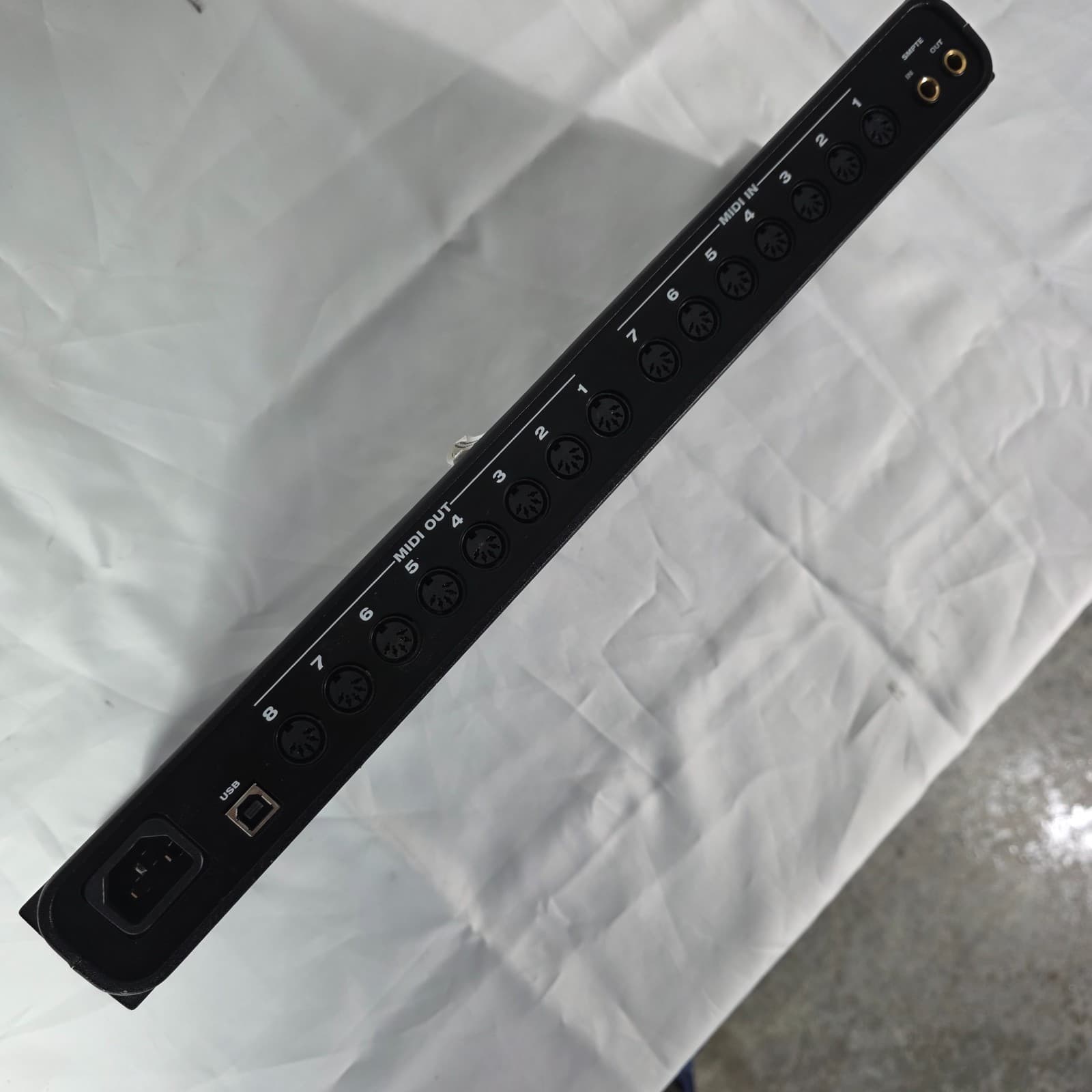 MOTU MIDI Express XT USB 8x8 Black MIDI Interface & Synchronizer - 128 Channels - Thumbnail 15