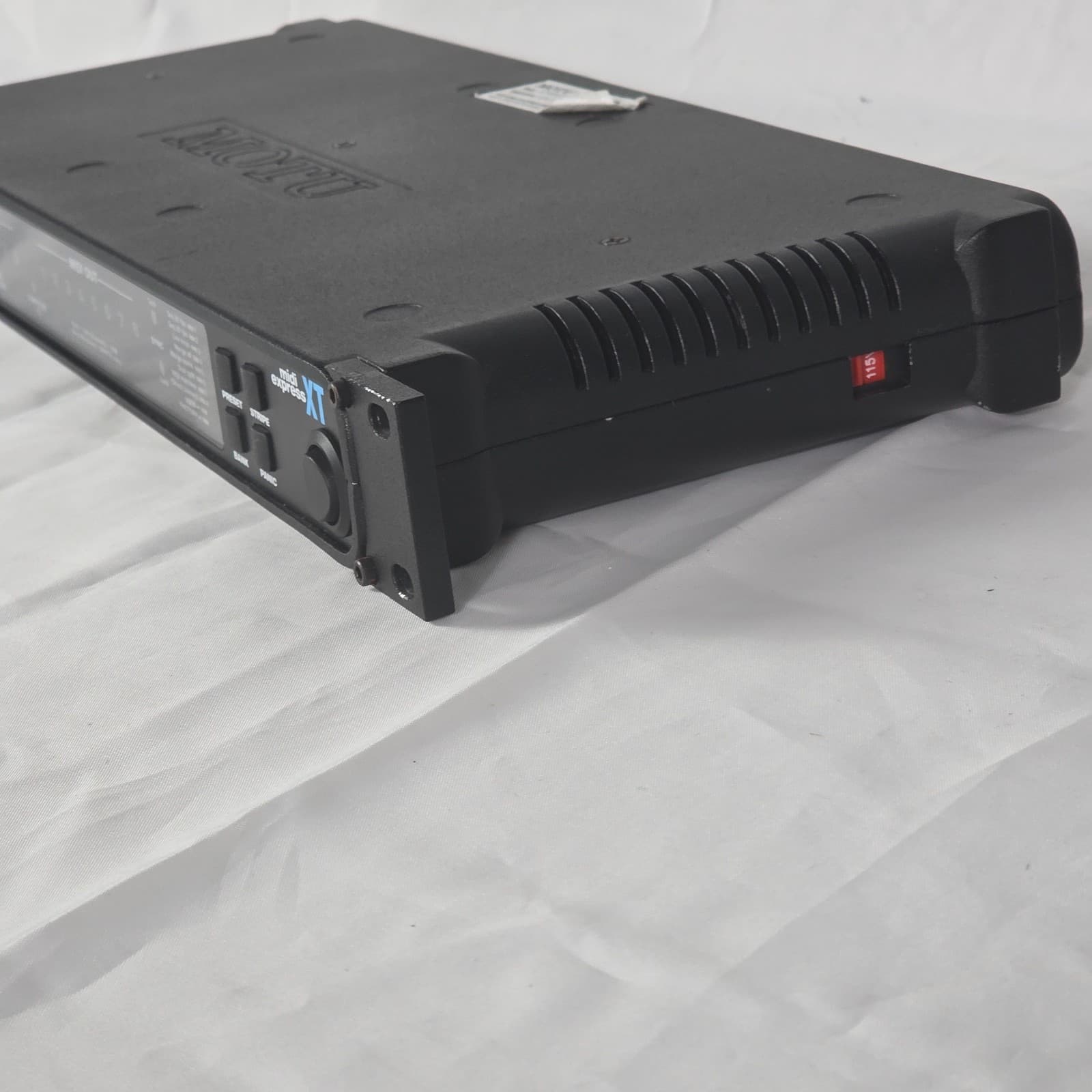 MOTU MIDI Express XT USB 8x8 Black MIDI Interface & Synchronizer - 128 Channels - Thumbnail 20