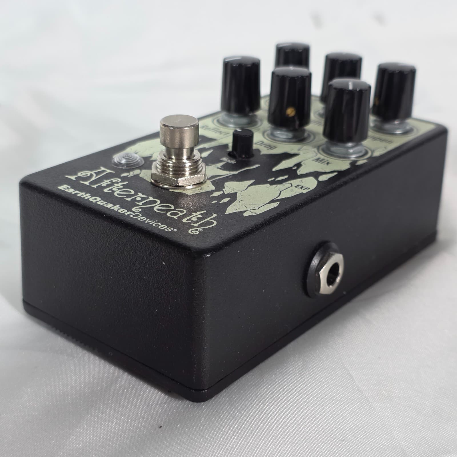 EarthQuaker Devices Afterneath V3 Reverberator Effects Pedal - Black/Green - Thumbnail 5