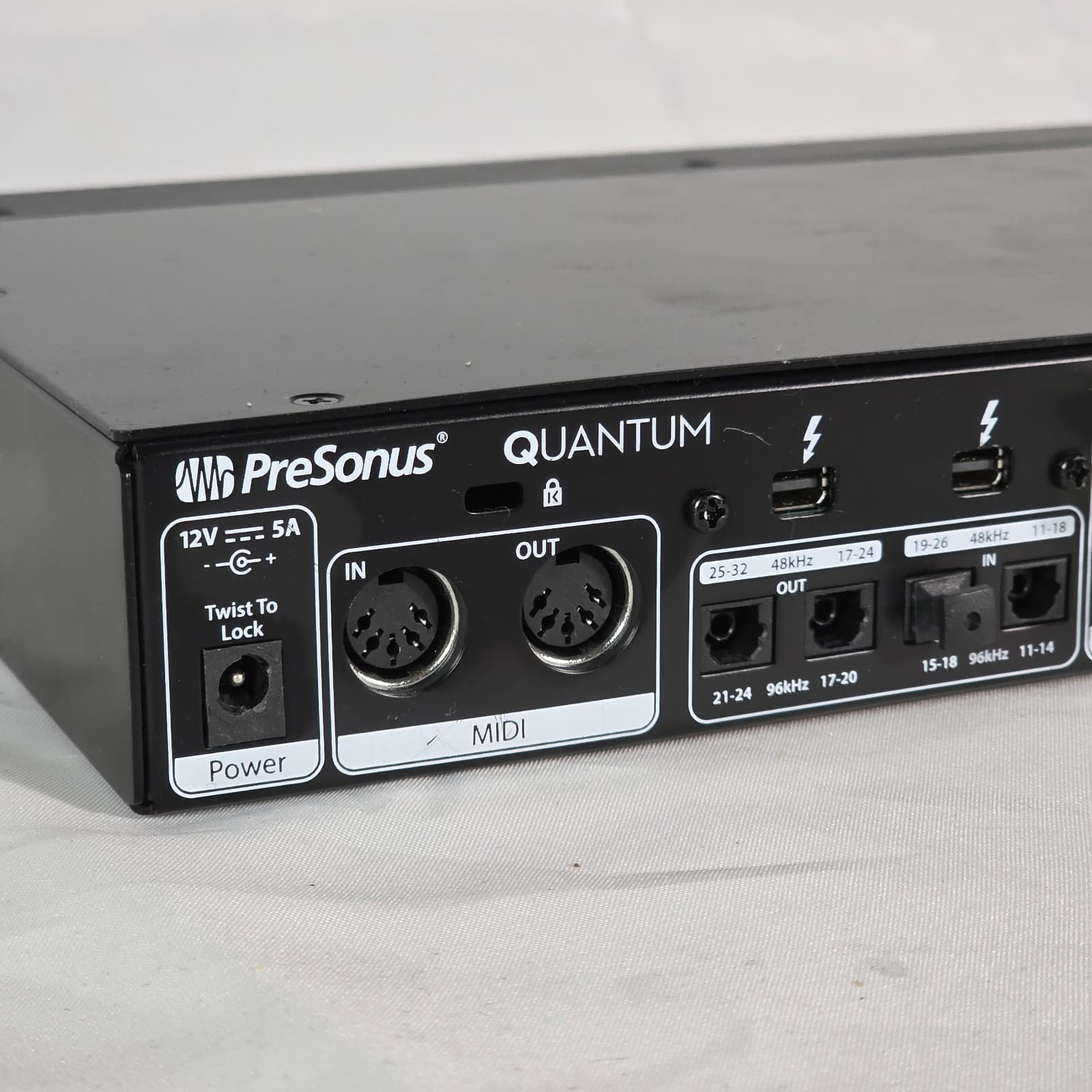 PreSonus Quantum 26x32 Thunderbolt 2 Audio Interface/Studio Command Center Black - Thumbnail 8