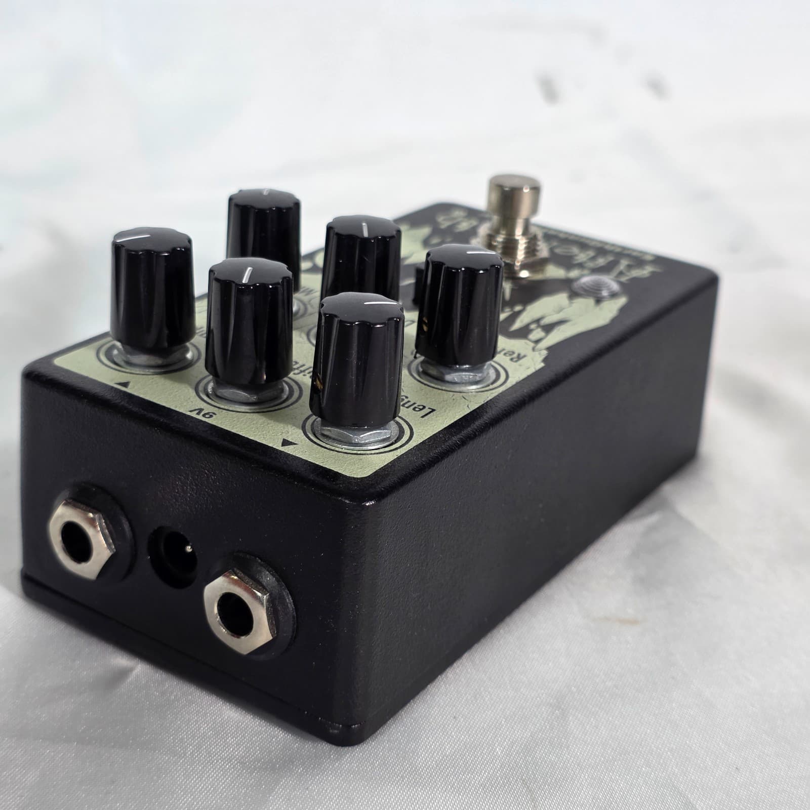 EarthQuaker Devices Afterneath V3 Reverberator Effects Pedal - Black/Green - Thumbnail 4