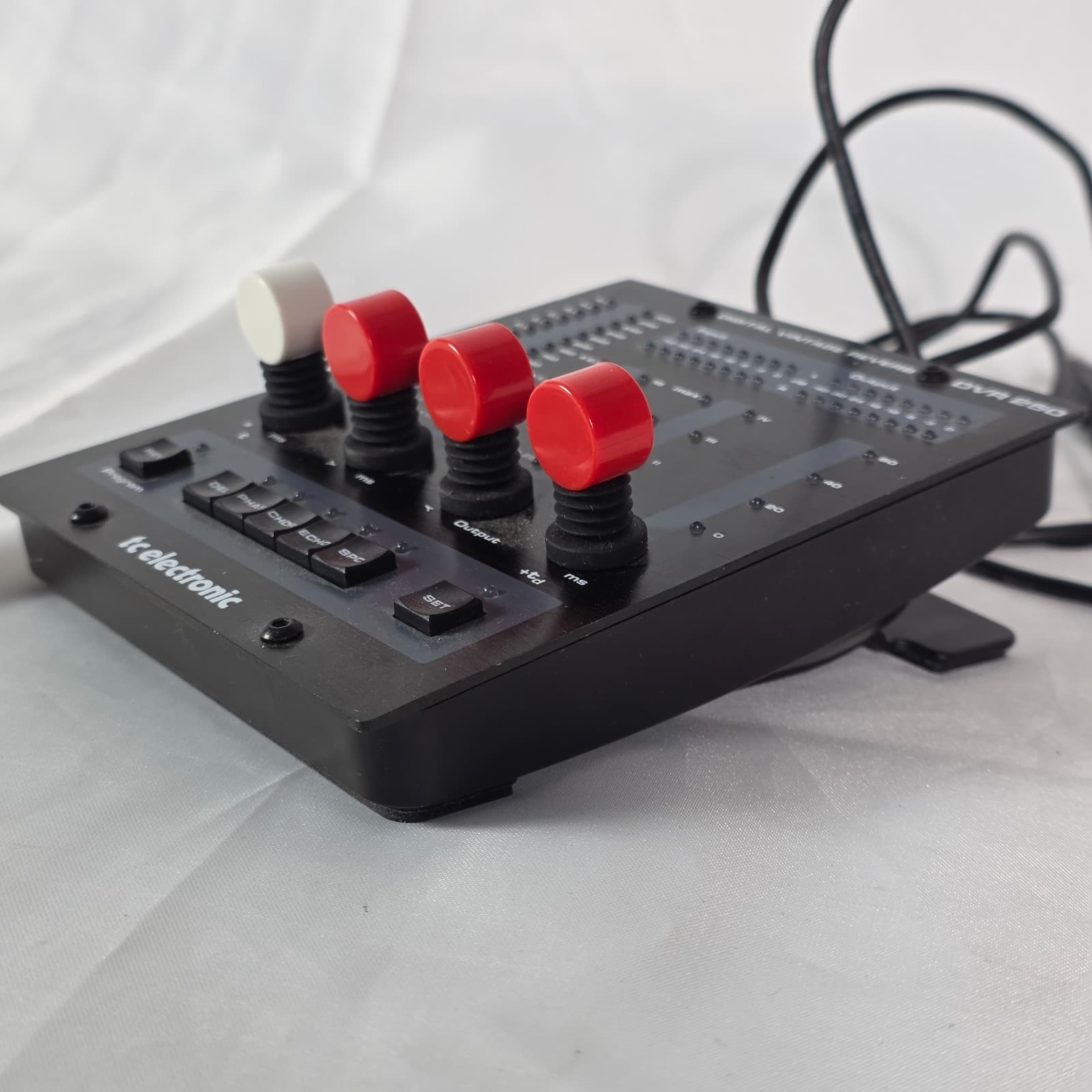 TC Electronic DVR250-DT Digital Vintage Reverb Hardware Controller EMT 250 USB - Thumbnail 6