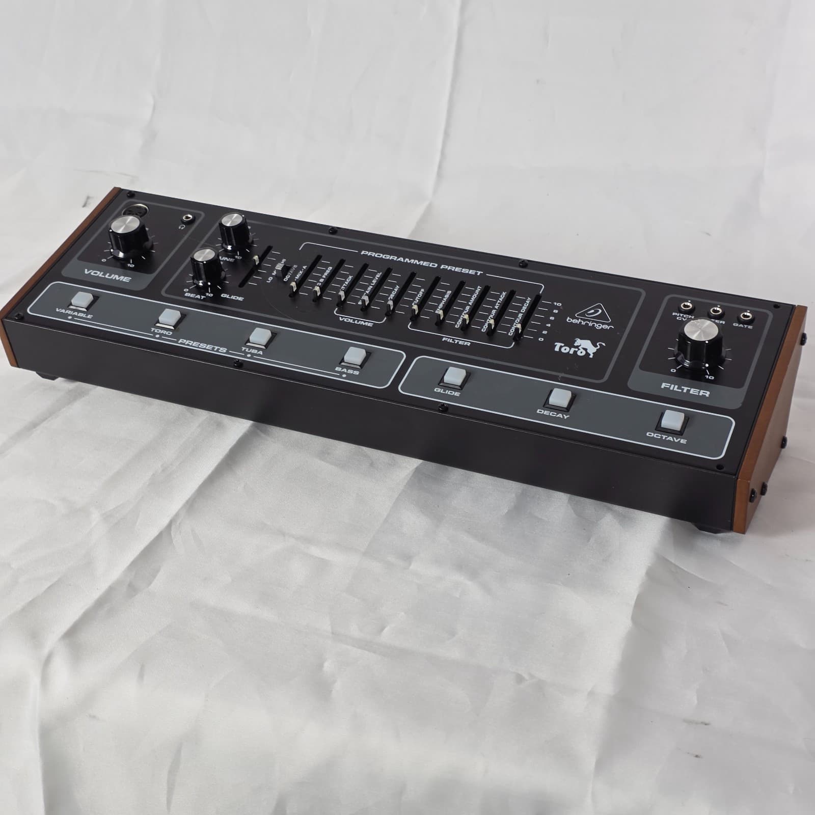 Behringer Toro Classic Analog Bass Synthesizer Module/Taurus Revived - Black - Thumbnail 12