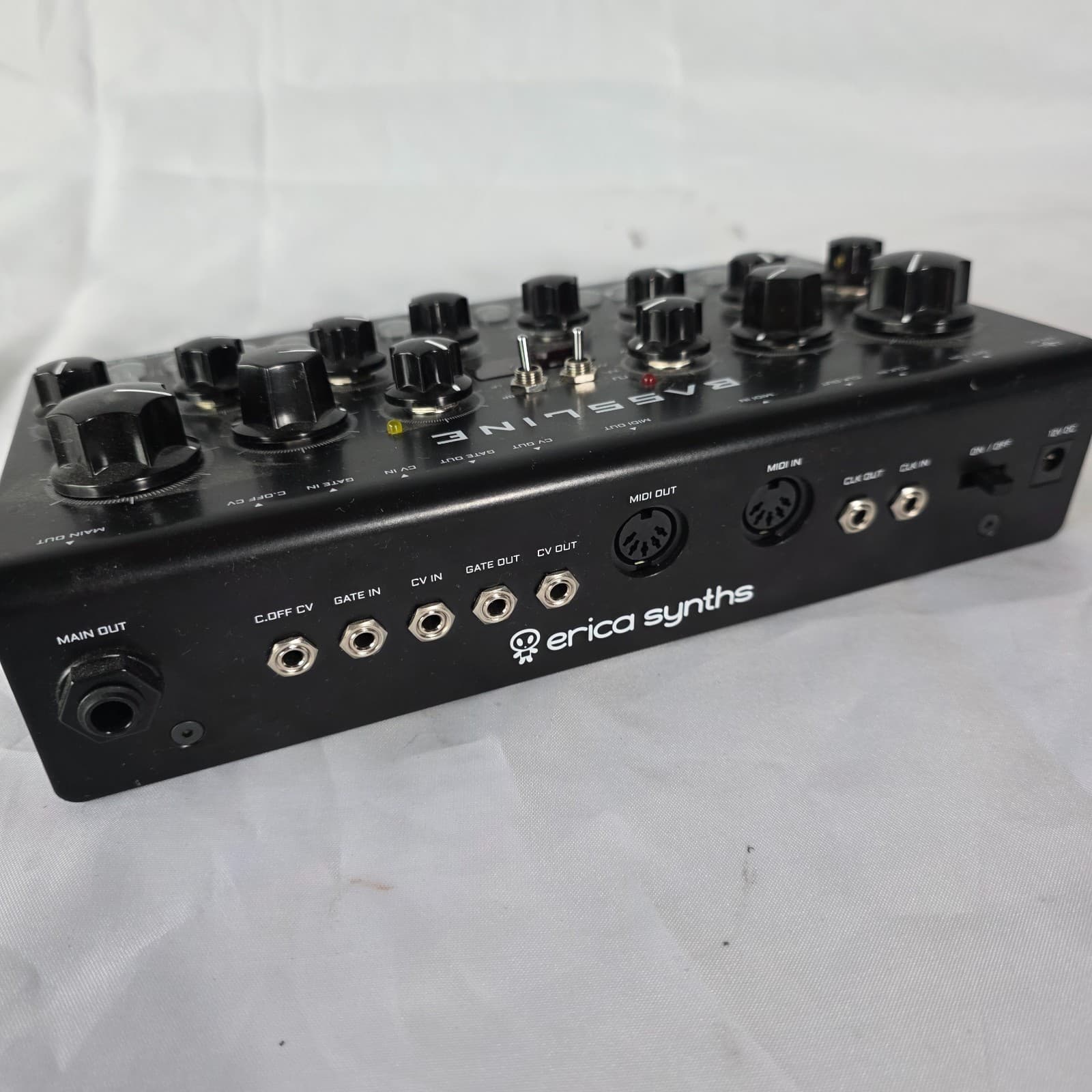 Erica Synths Bassline DB-01 Black Analog Desktop Sound Synthesizer & Sequencer - Thumbnail 7