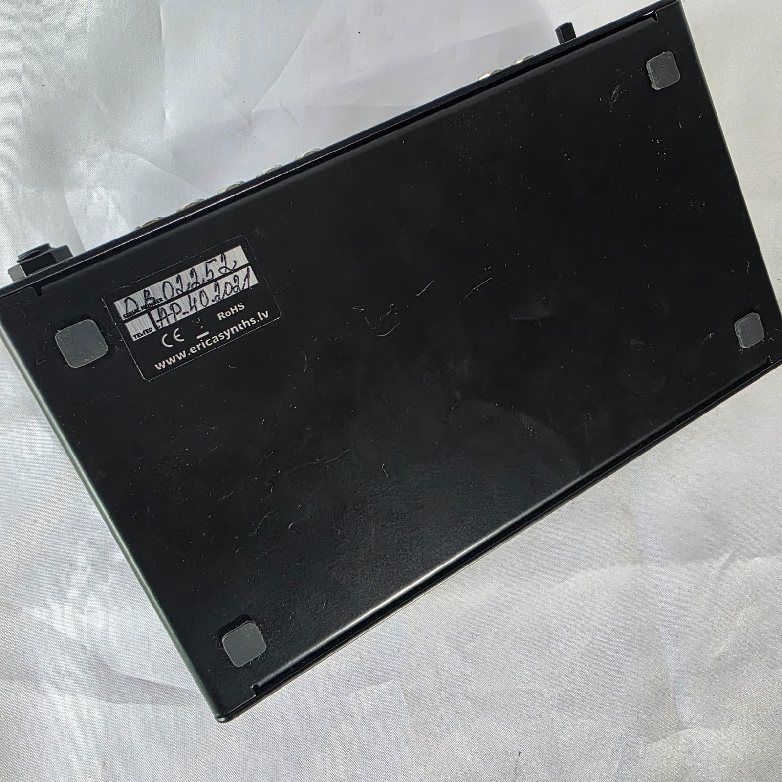 Erica Synths Bassline DB-01 Black Analog Desktop Sound Synthesizer & Sequencer - Thumbnail 8